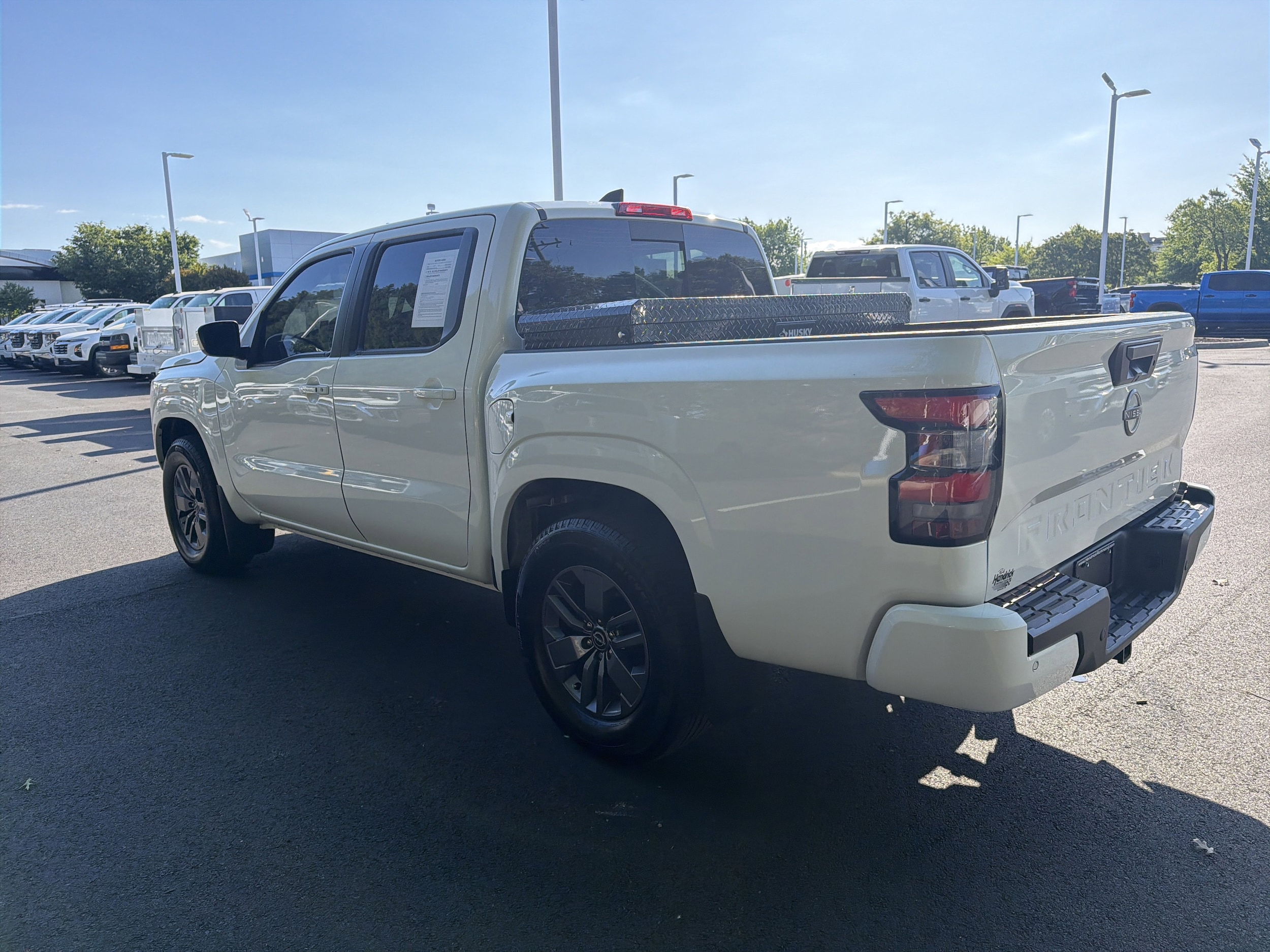 2025 Nissan Frontier SV photo 6