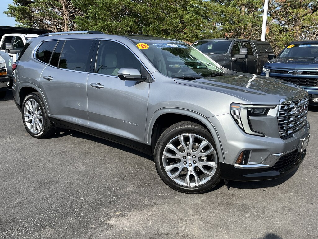 Used 2025 GMC Acadia FWD Denali SUV