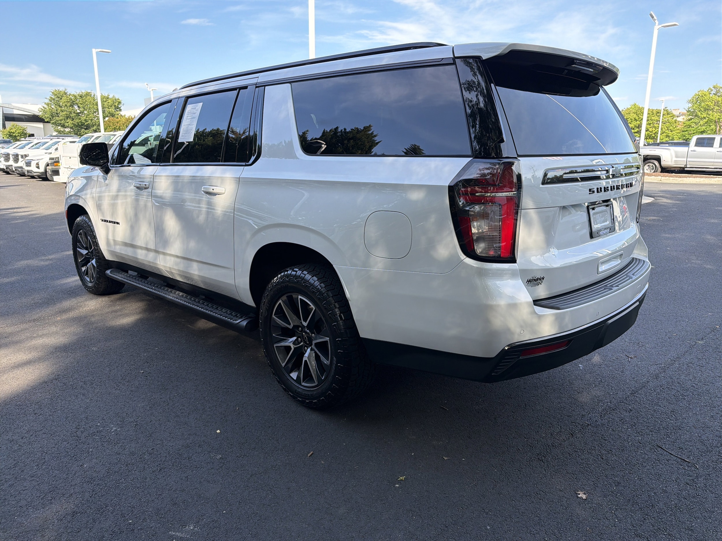 2022 Chevrolet Suburban Z71 photo 3