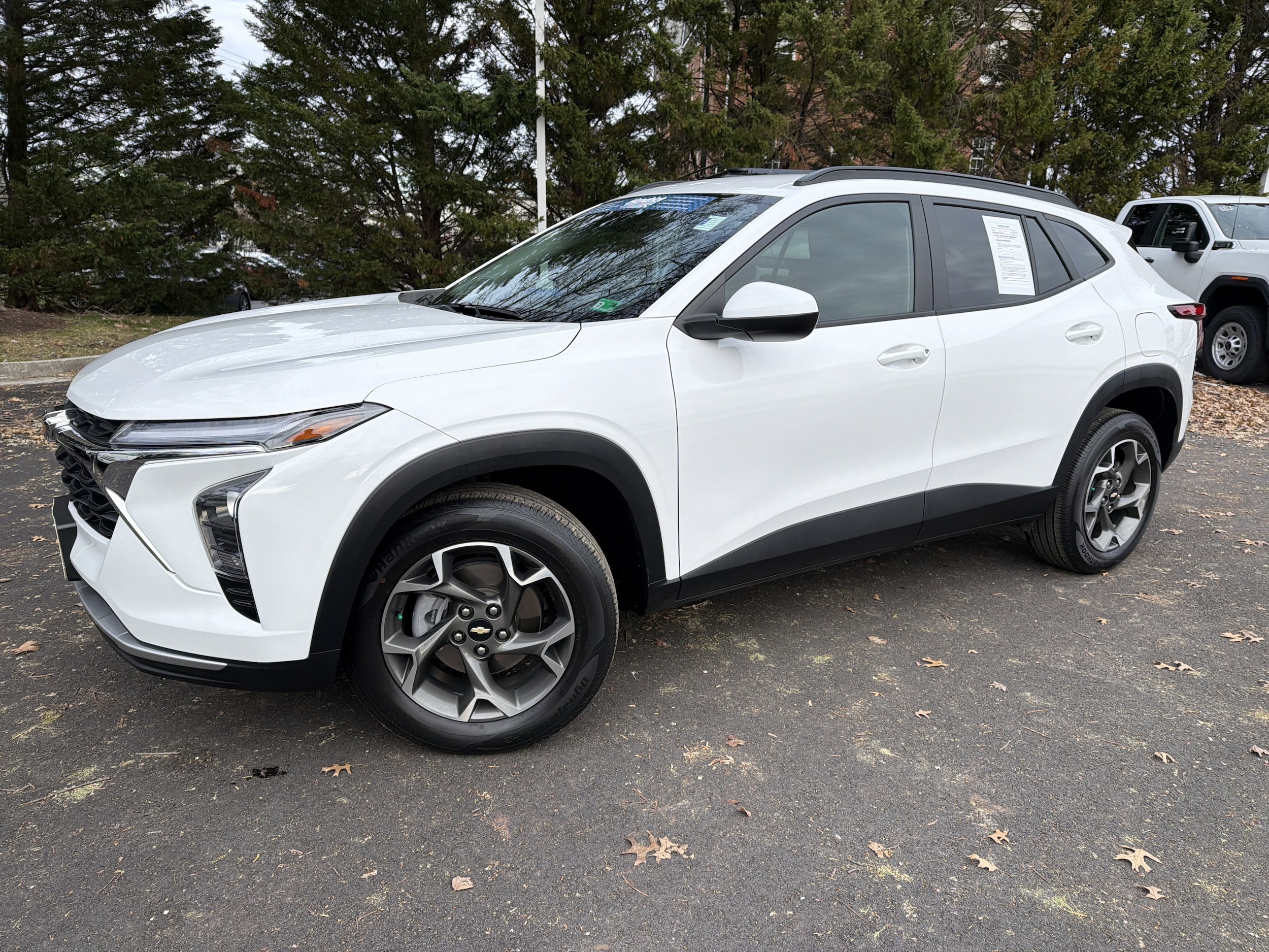 2024 Chevrolet Trax LT photo 4