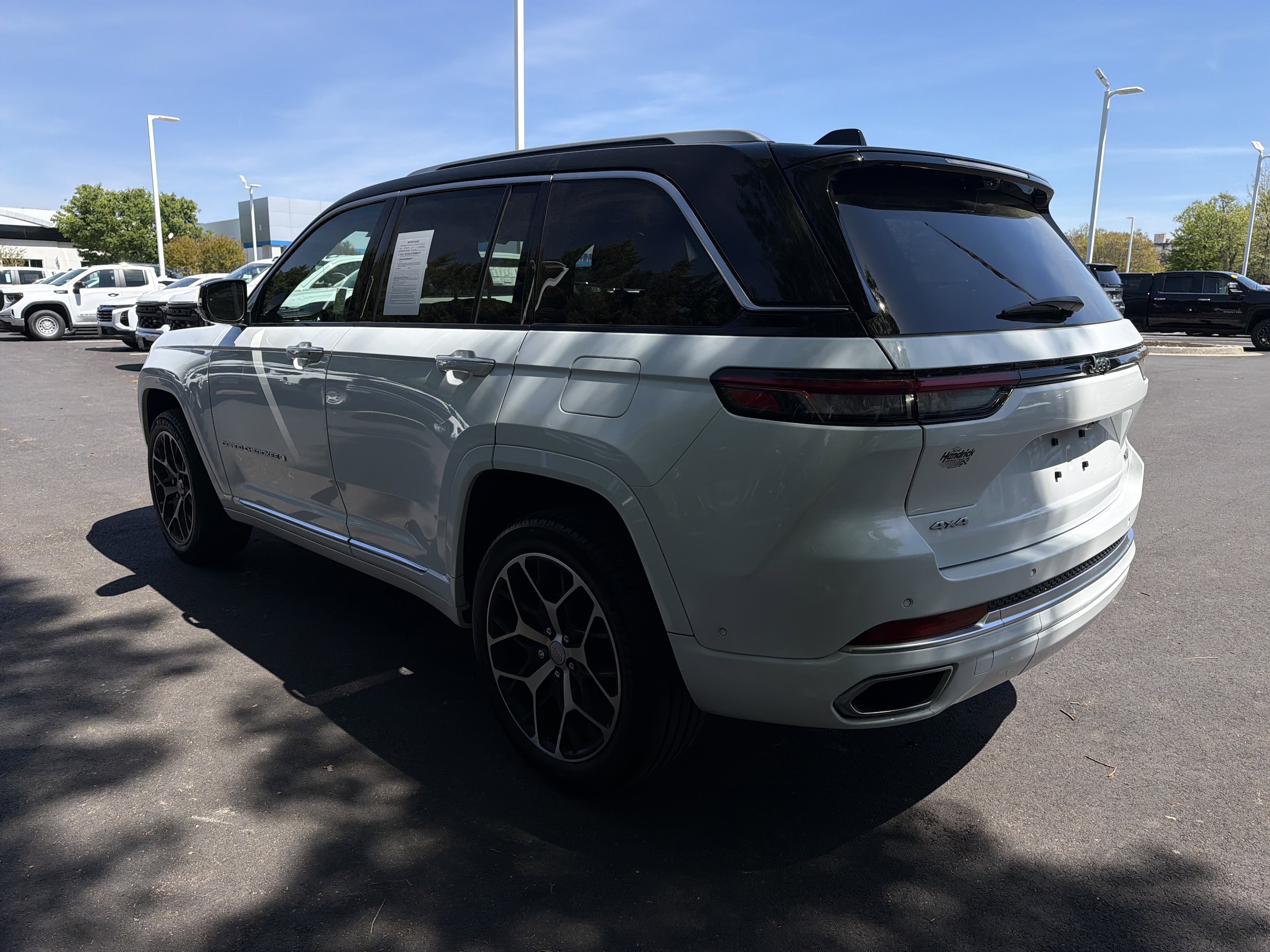2022 Jeep Grand Cherokee Summit Reserve photo 6