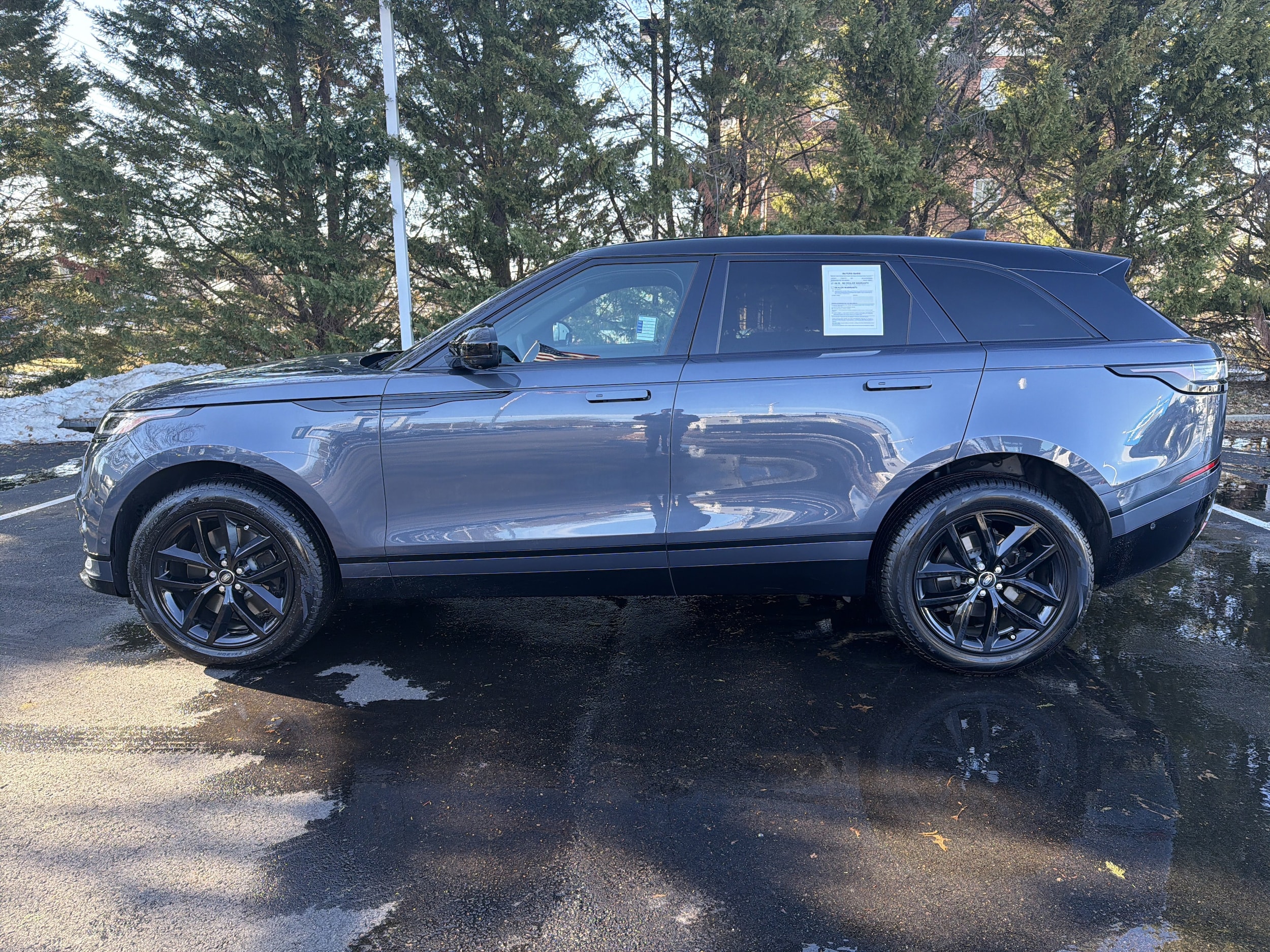 2026 Land Rover Range Rover Velar Dynamic SE photo 5