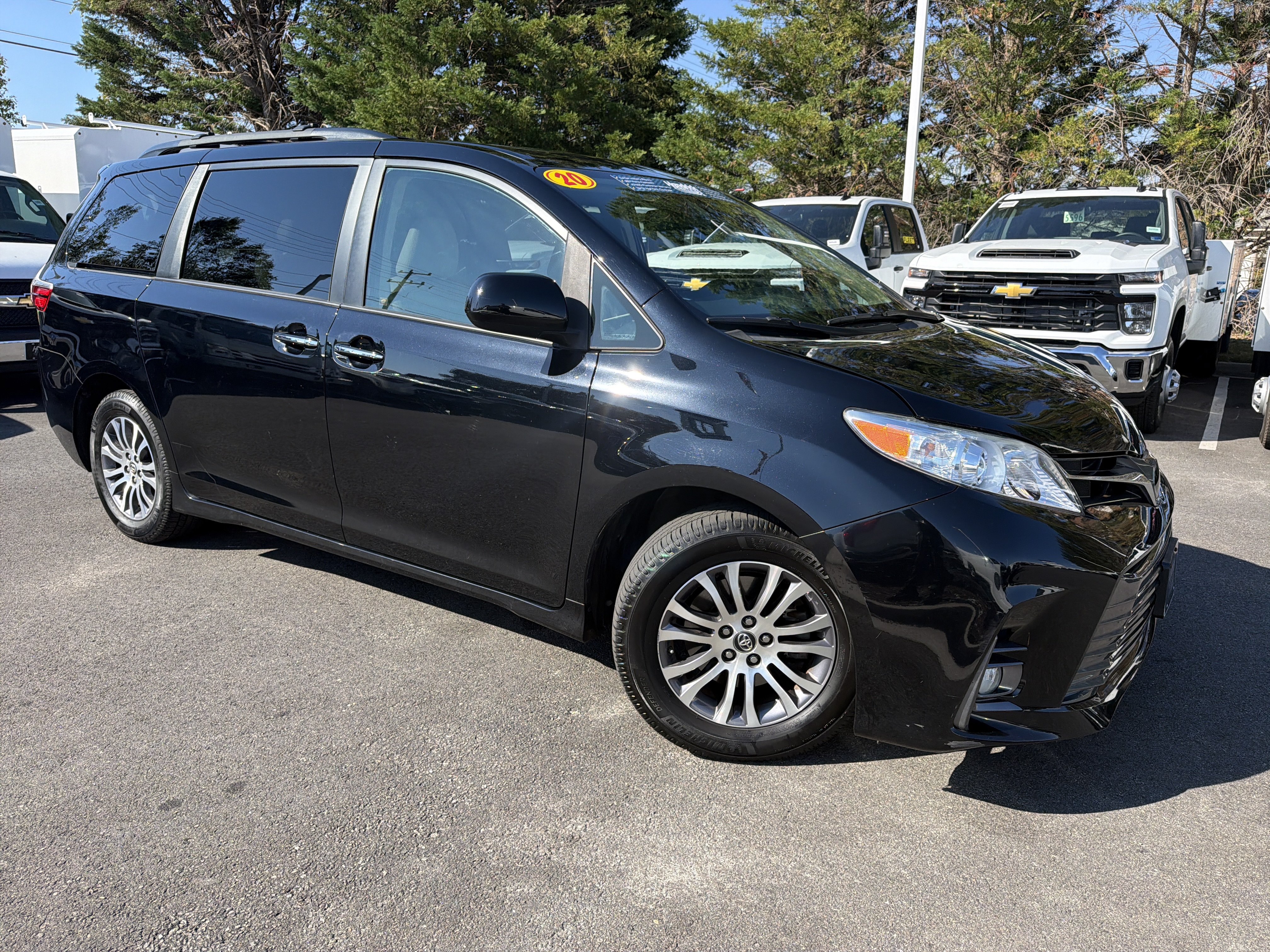 Used 2020 Toyota Sienna XLE Minivan