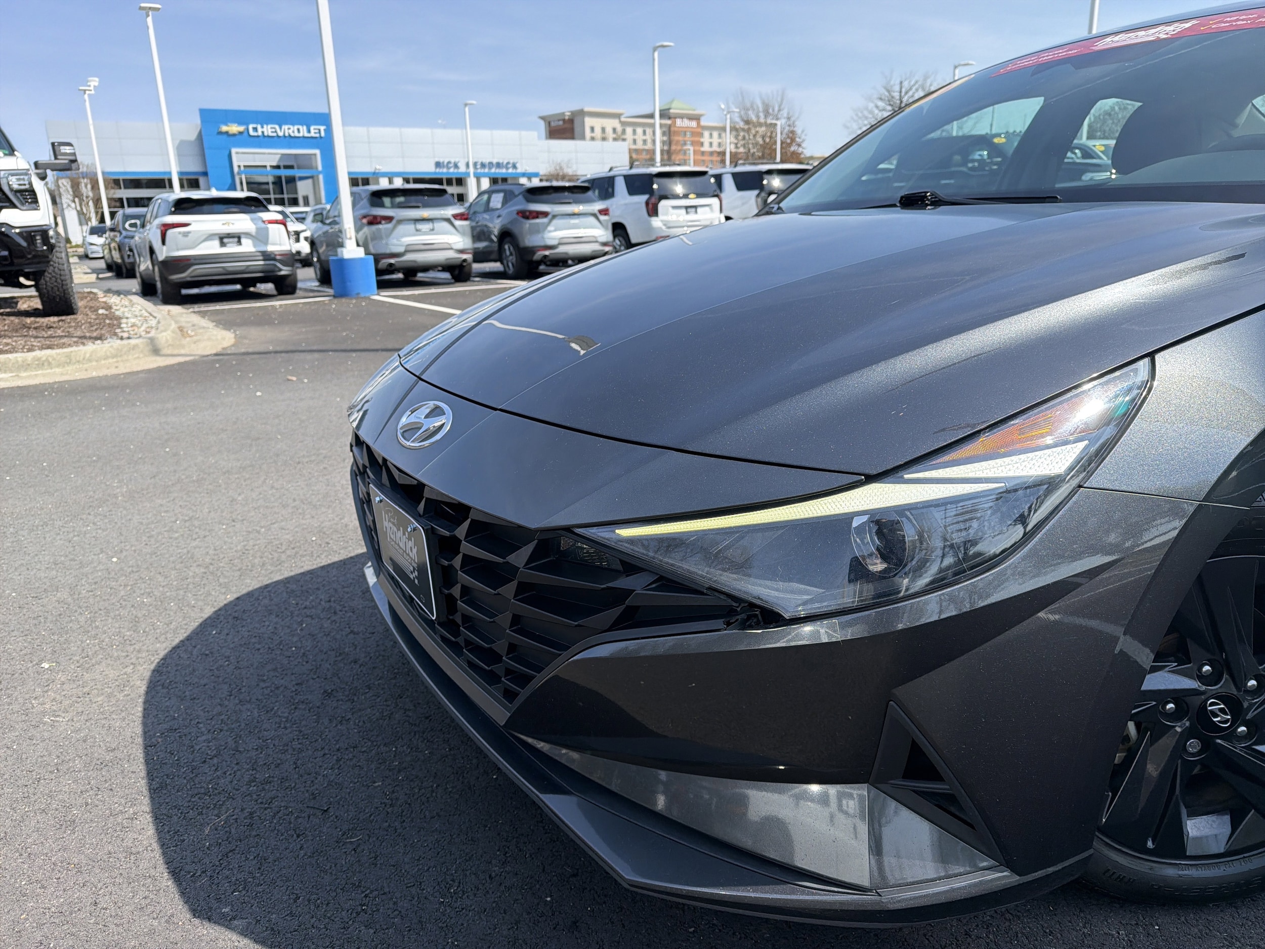 2023 Hyundai Elantra SEL photo 5