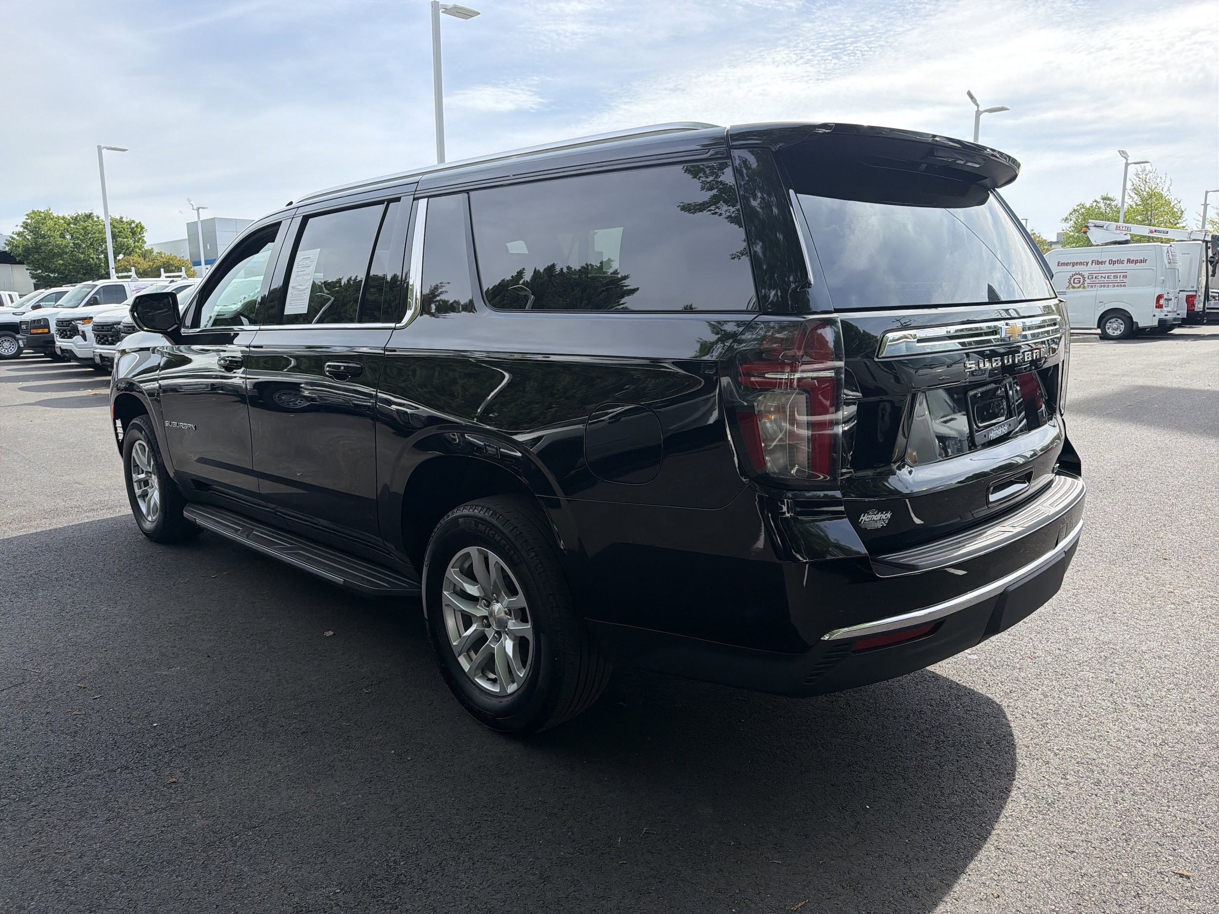 2024 Chevrolet Suburban LT photo 6