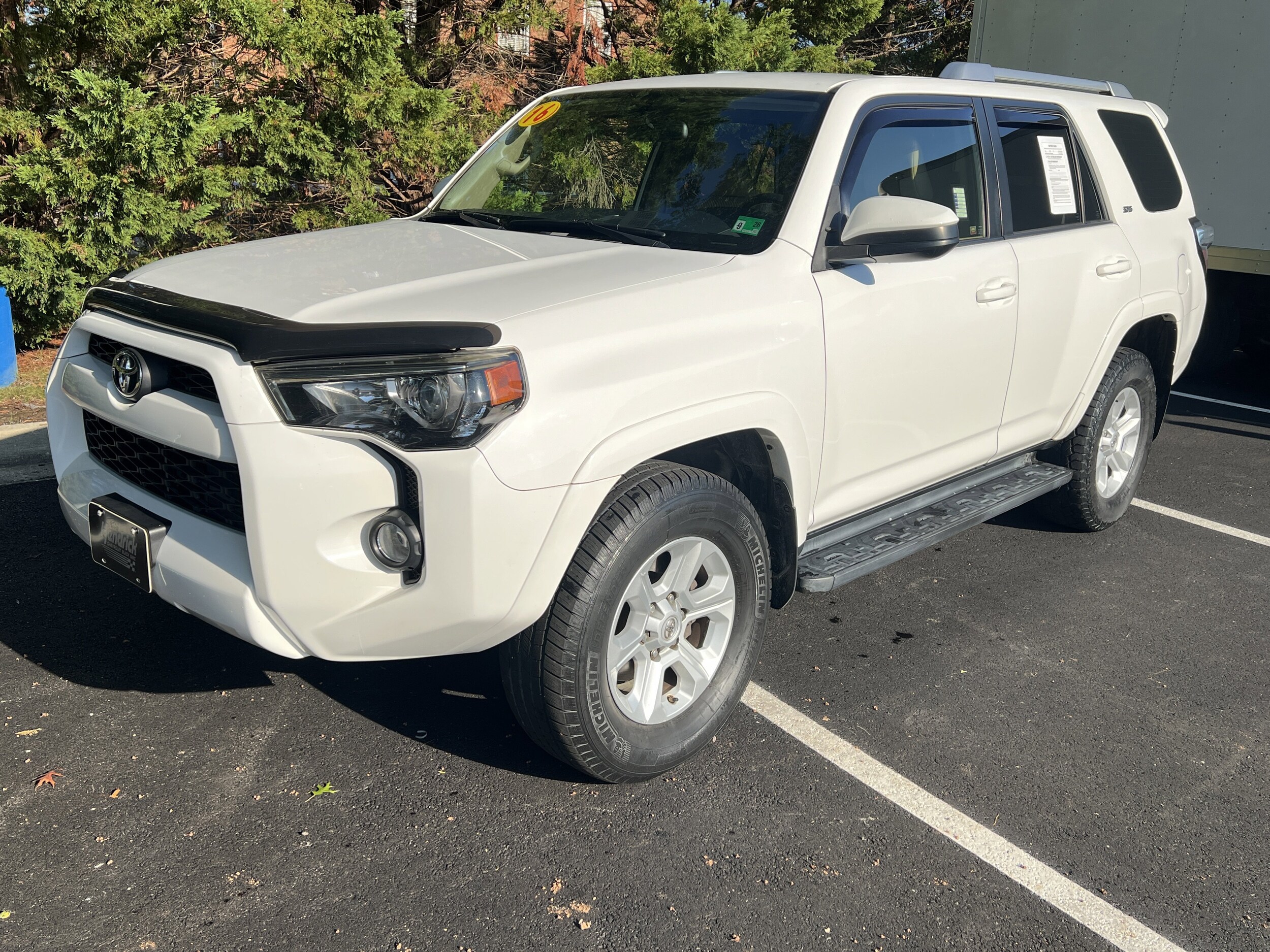 2016 Toyota 4Runner SR5 photo 3