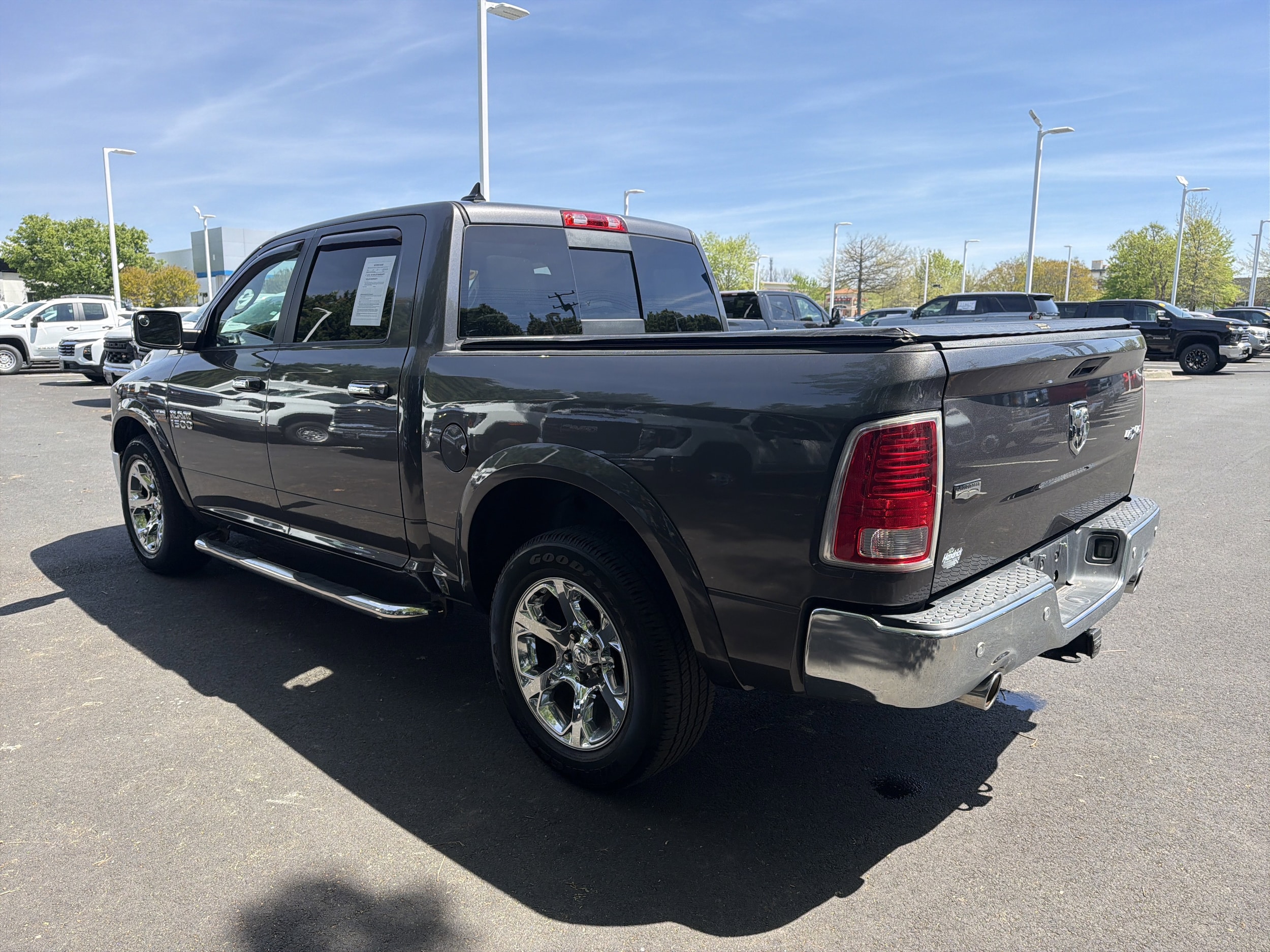 2016 Ram 1500 Laramie photo 3