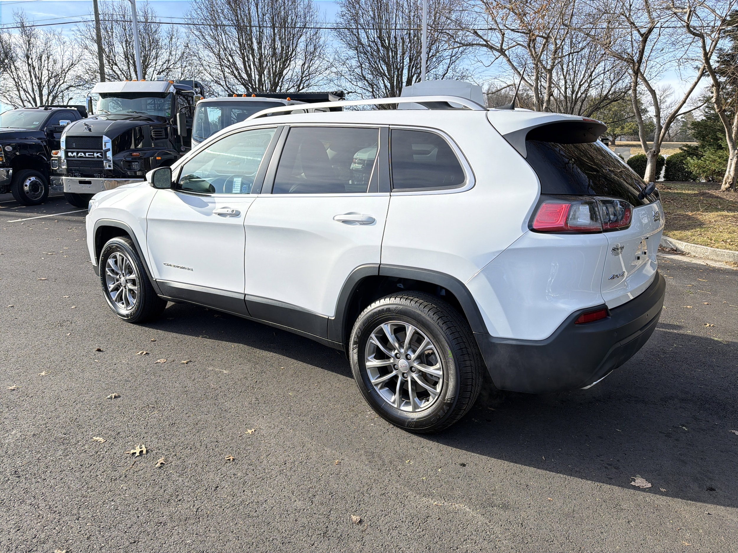 2021 Jeep Cherokee Latitude Lux photo 3
