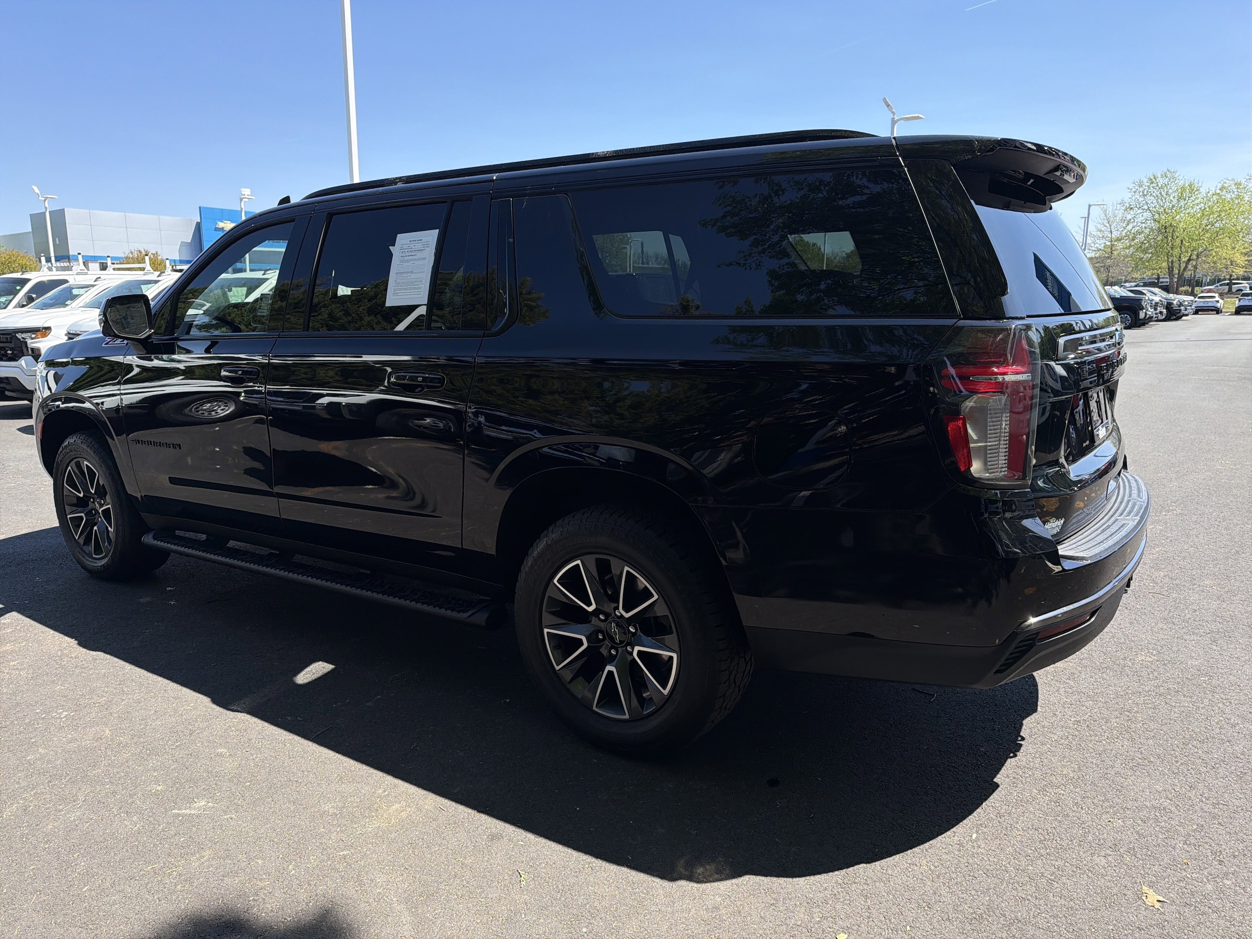 2022 Chevrolet Suburban Z71 photo 6