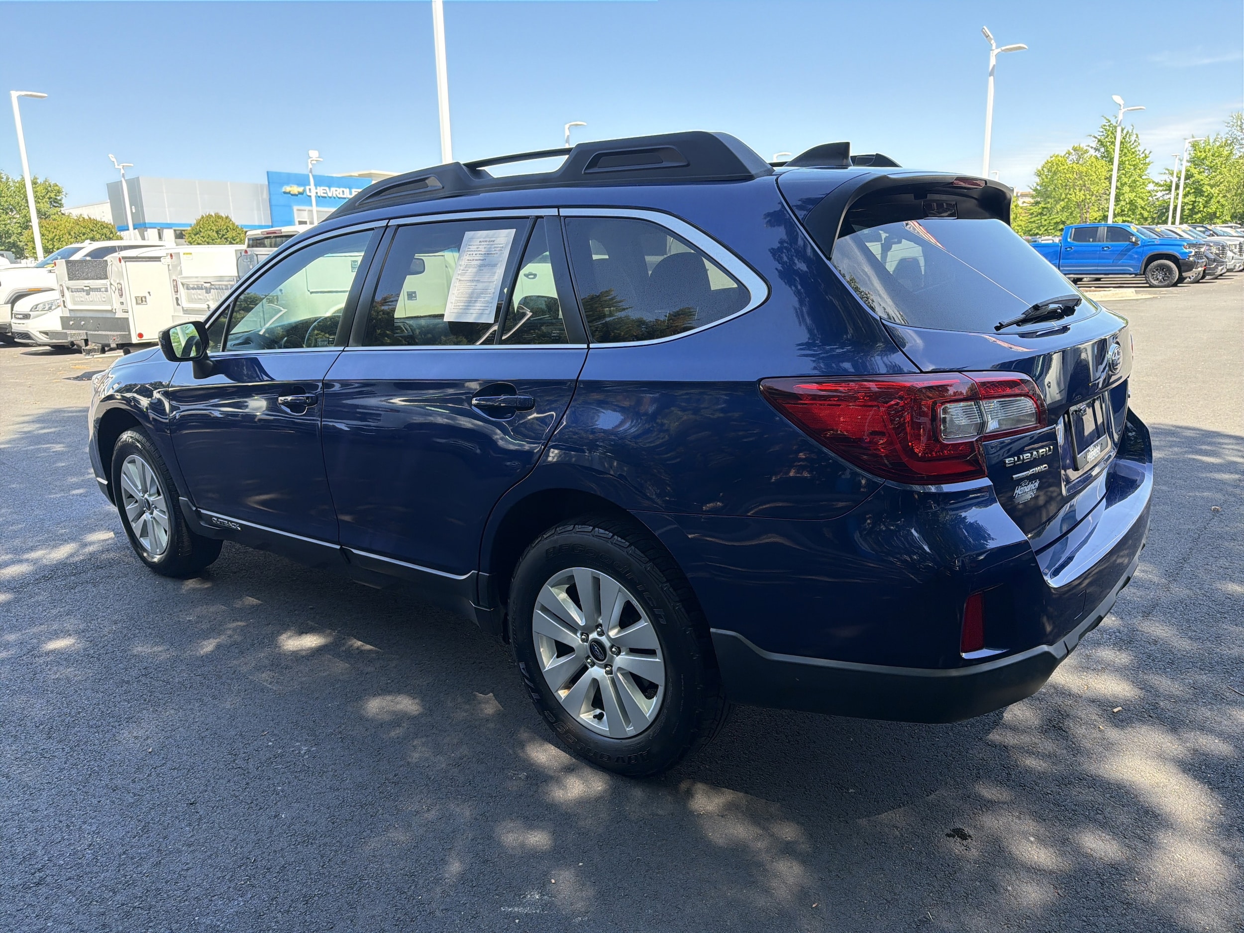2017 Subaru Outback Premium photo 3