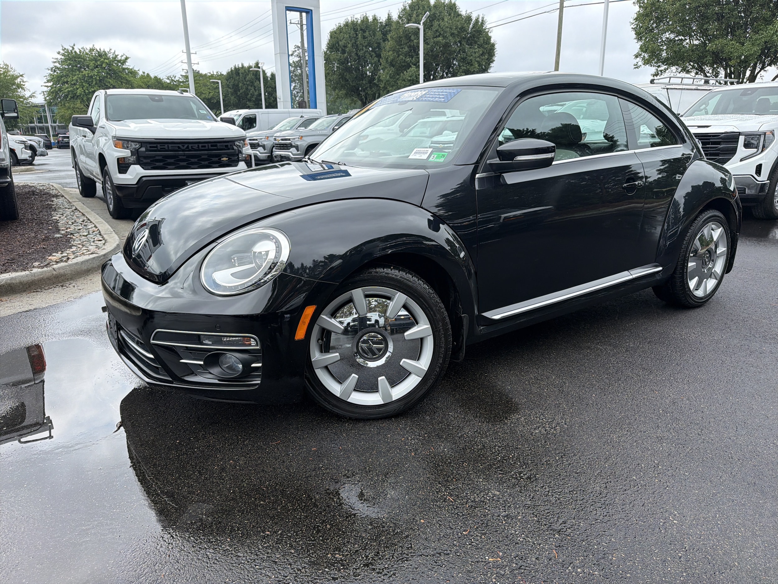 Volkswagen Beetle SE