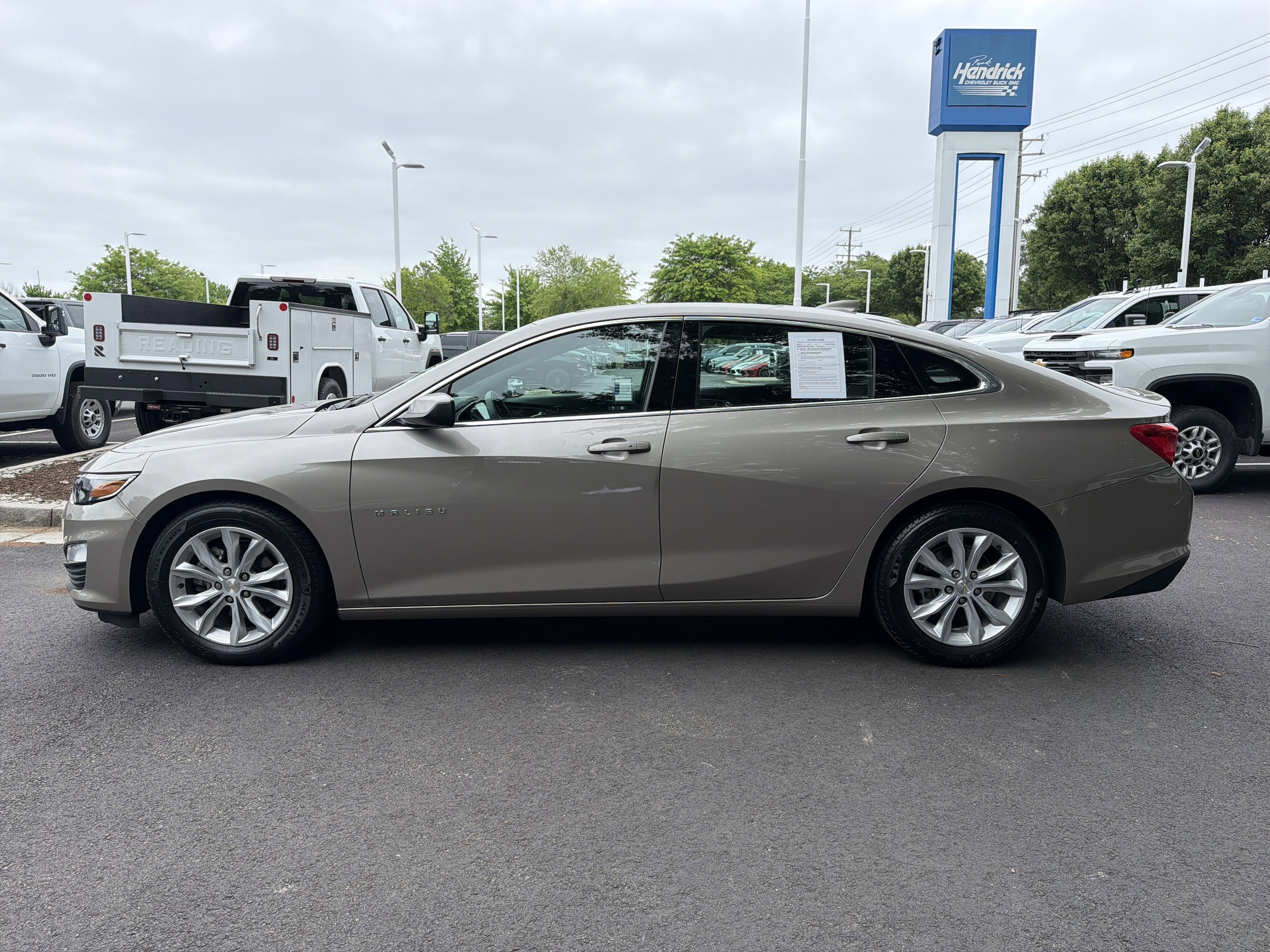 2024 Chevrolet Malibu LT photo 5