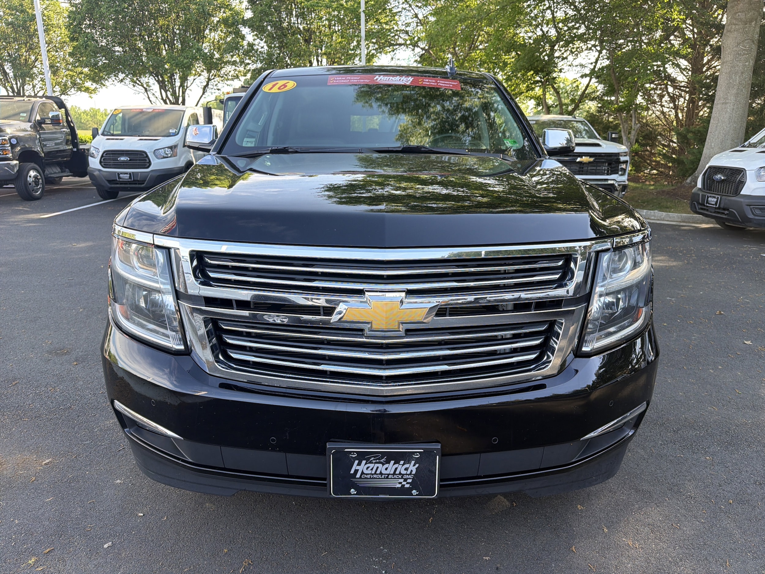 2016 Chevrolet Suburban LTZ photo 2