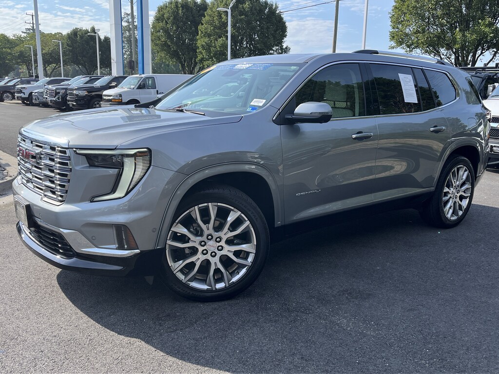 Used 2025 GMC Acadia FWD Denali SUV