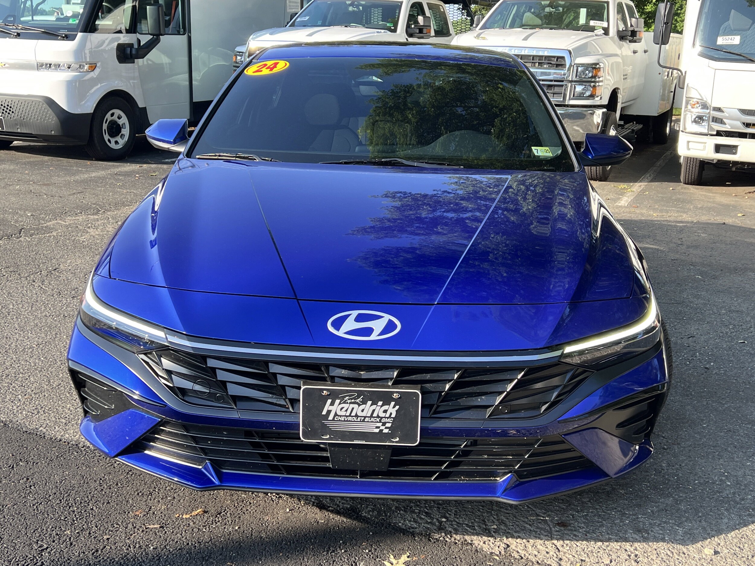 2024 Hyundai Elantra SEL photo 2