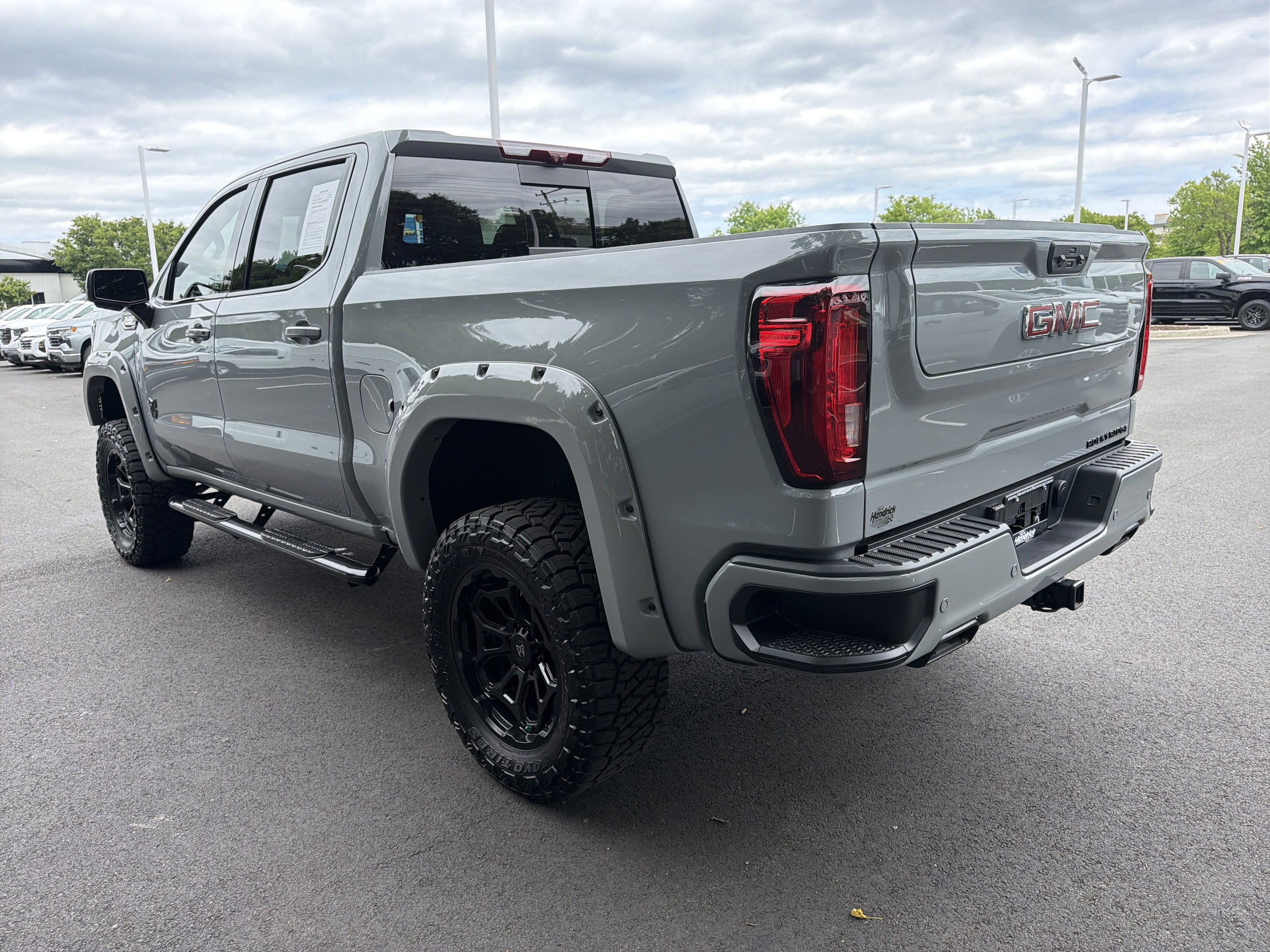 2025 GMC Sierra 1500 AT4 photo 6