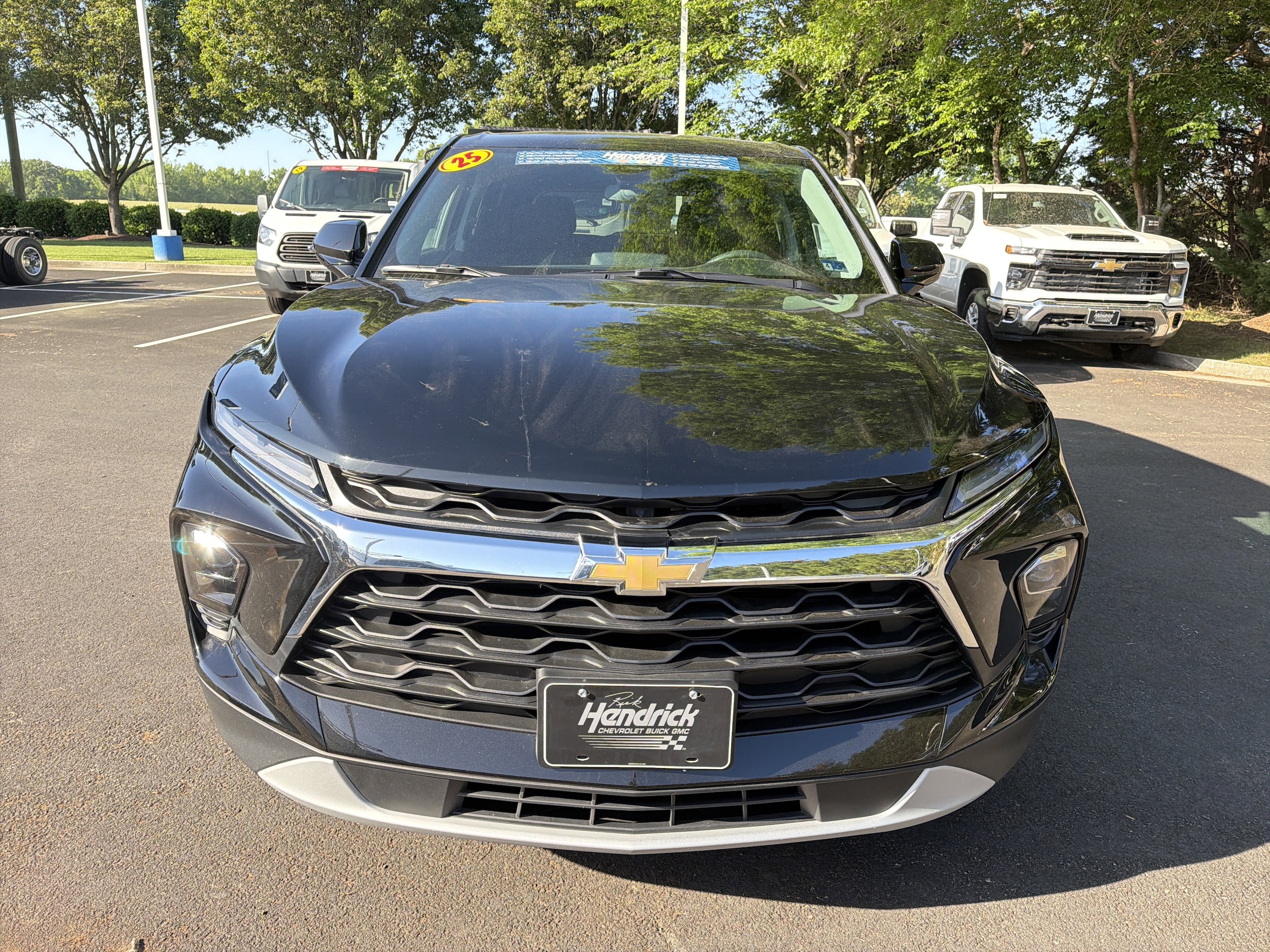 2025 Chevrolet Blazer LT photo 2