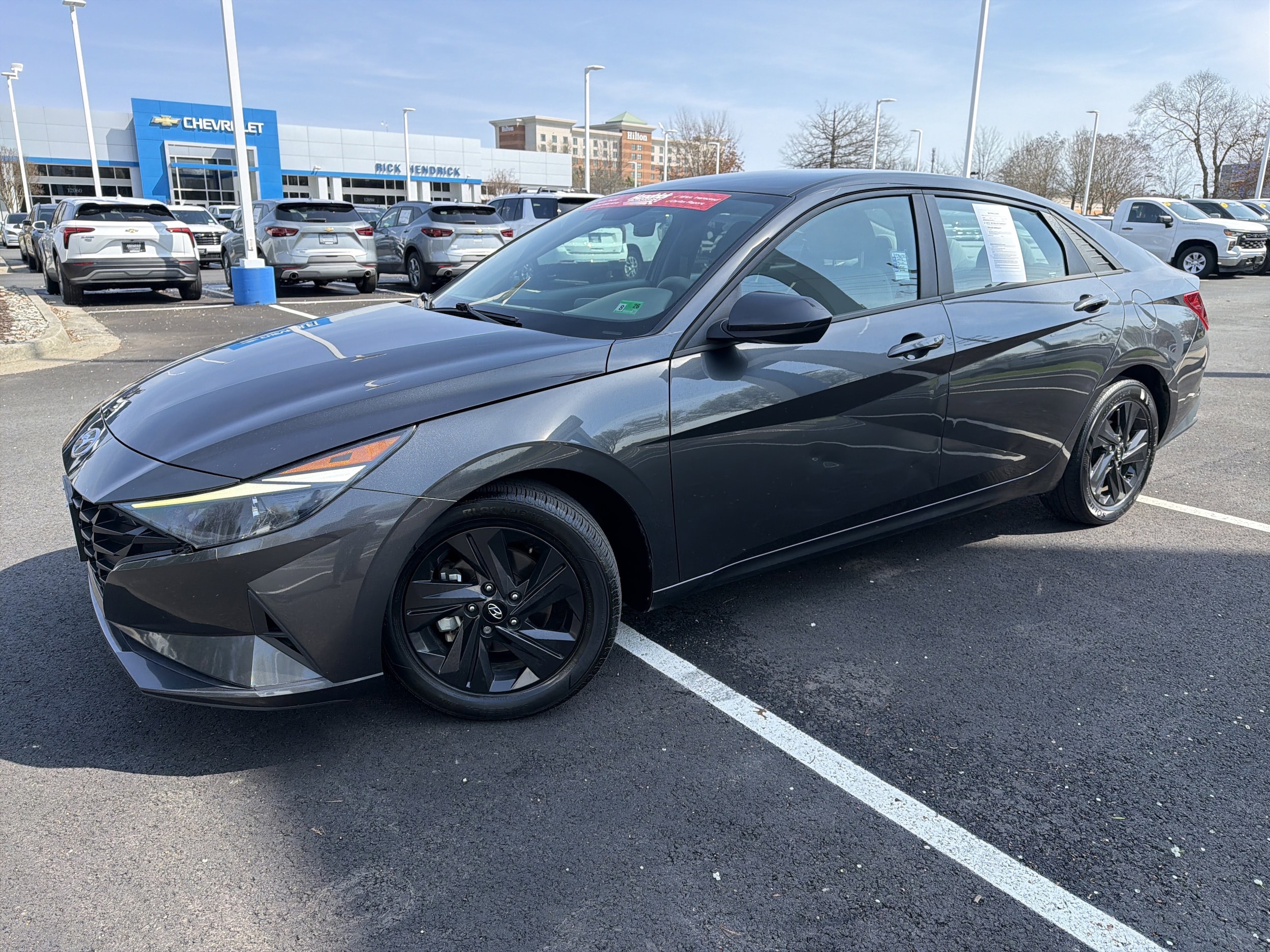 2023 Hyundai Elantra SEL photo 4