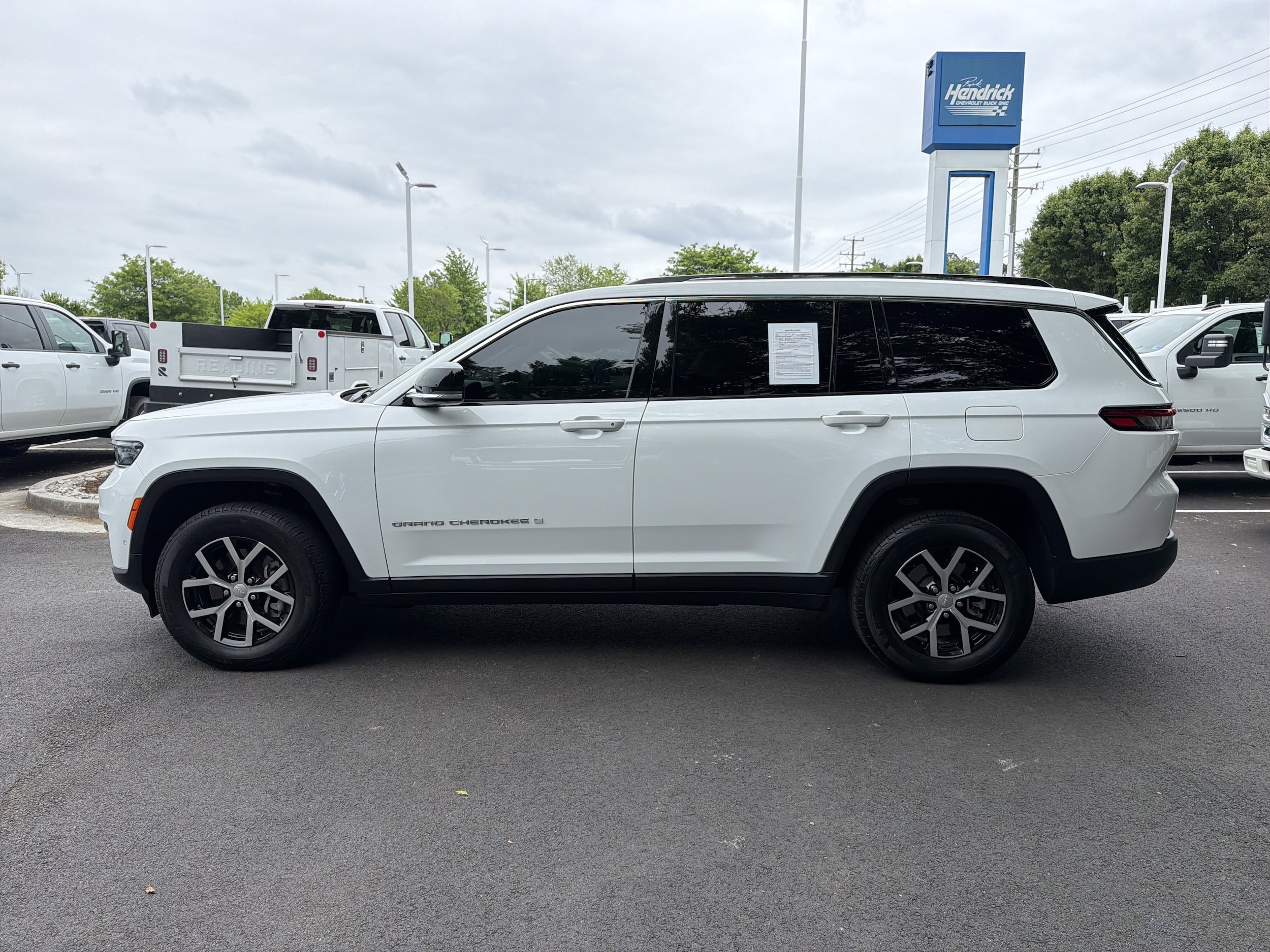 2024 Jeep Grand Cherokee L Limited photo 5