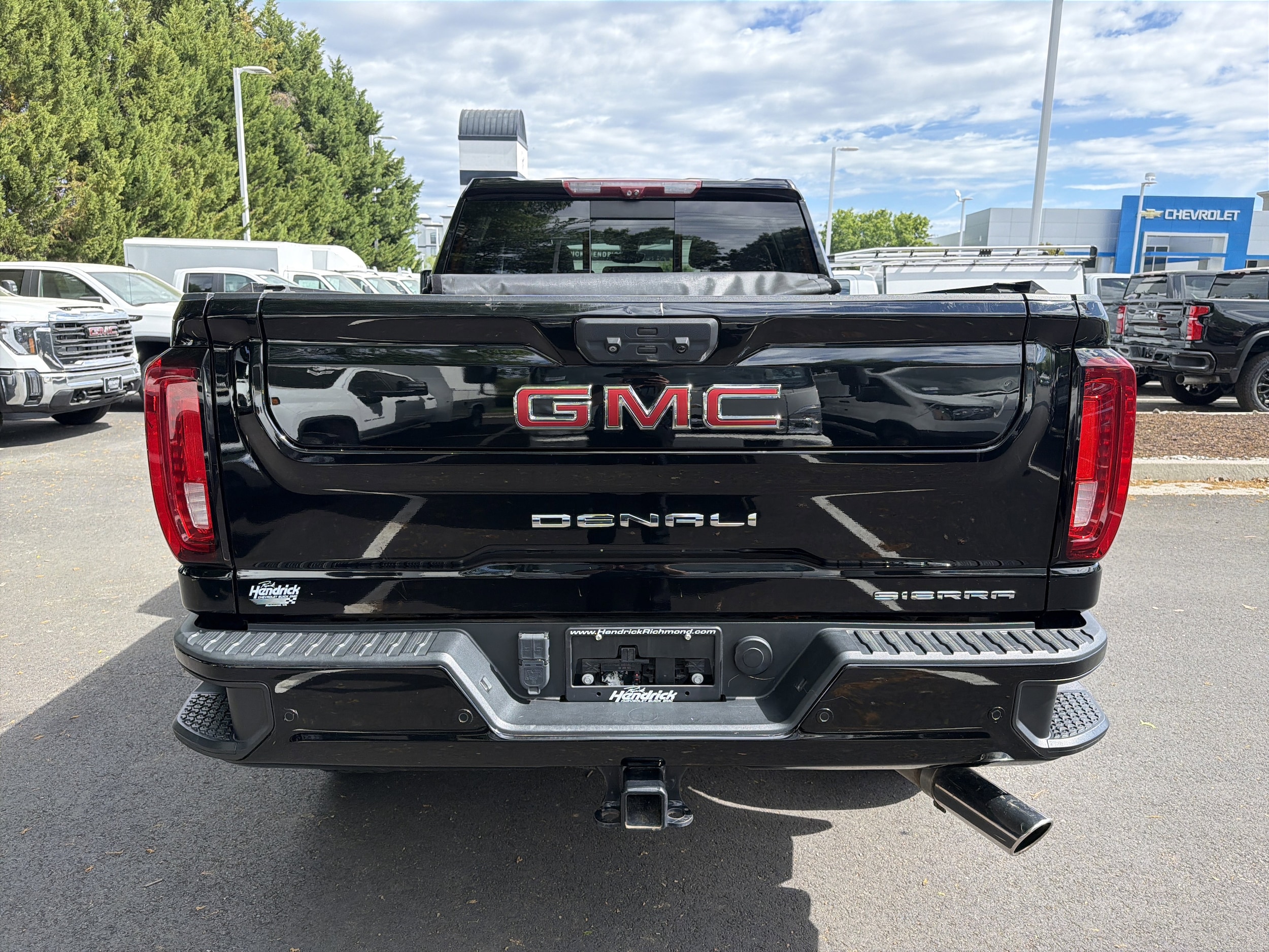 2022 GMC Sierra 2500HD Denali photo 3