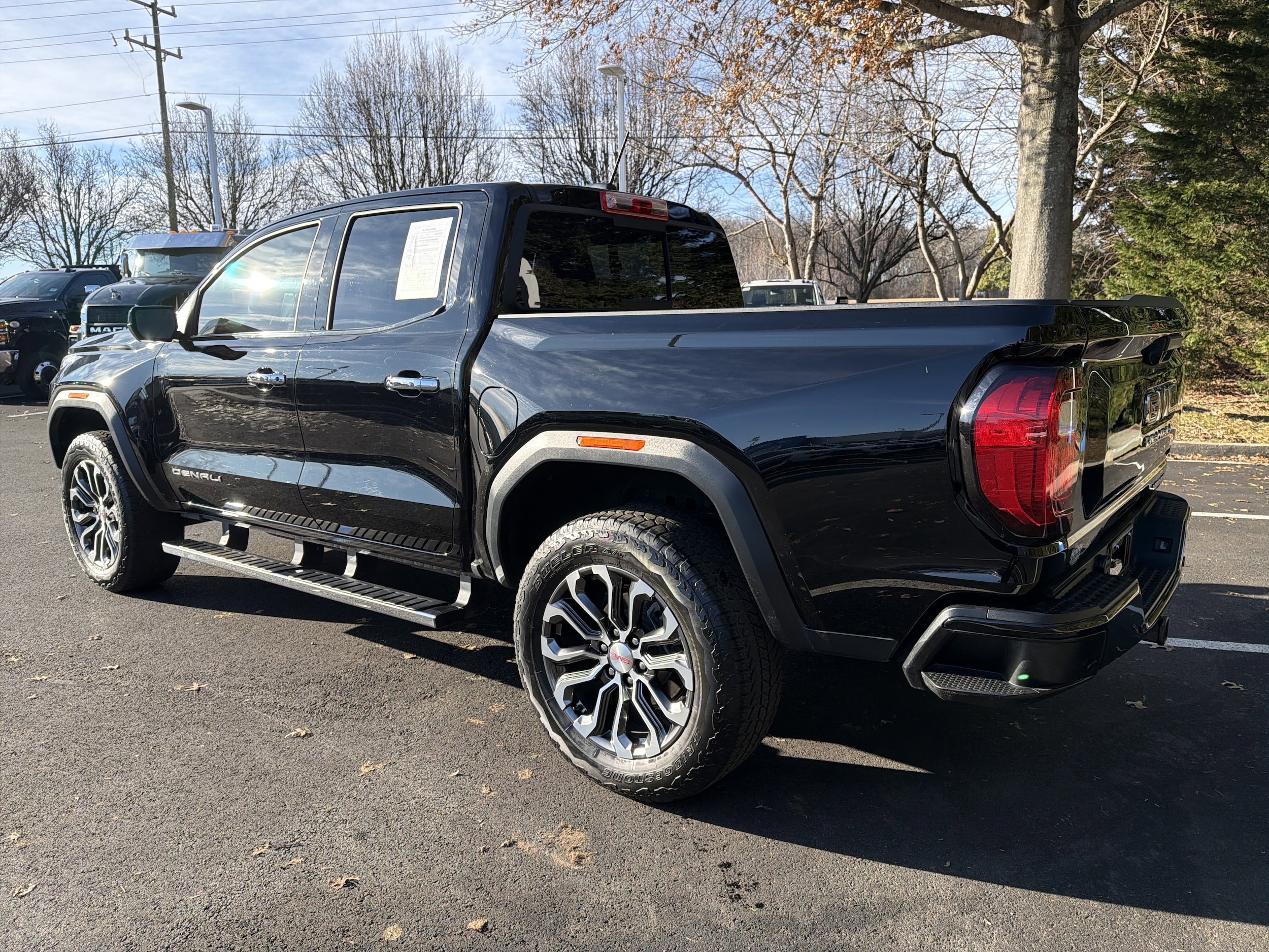 2024 GMC Canyon 4WD Denali photo 6