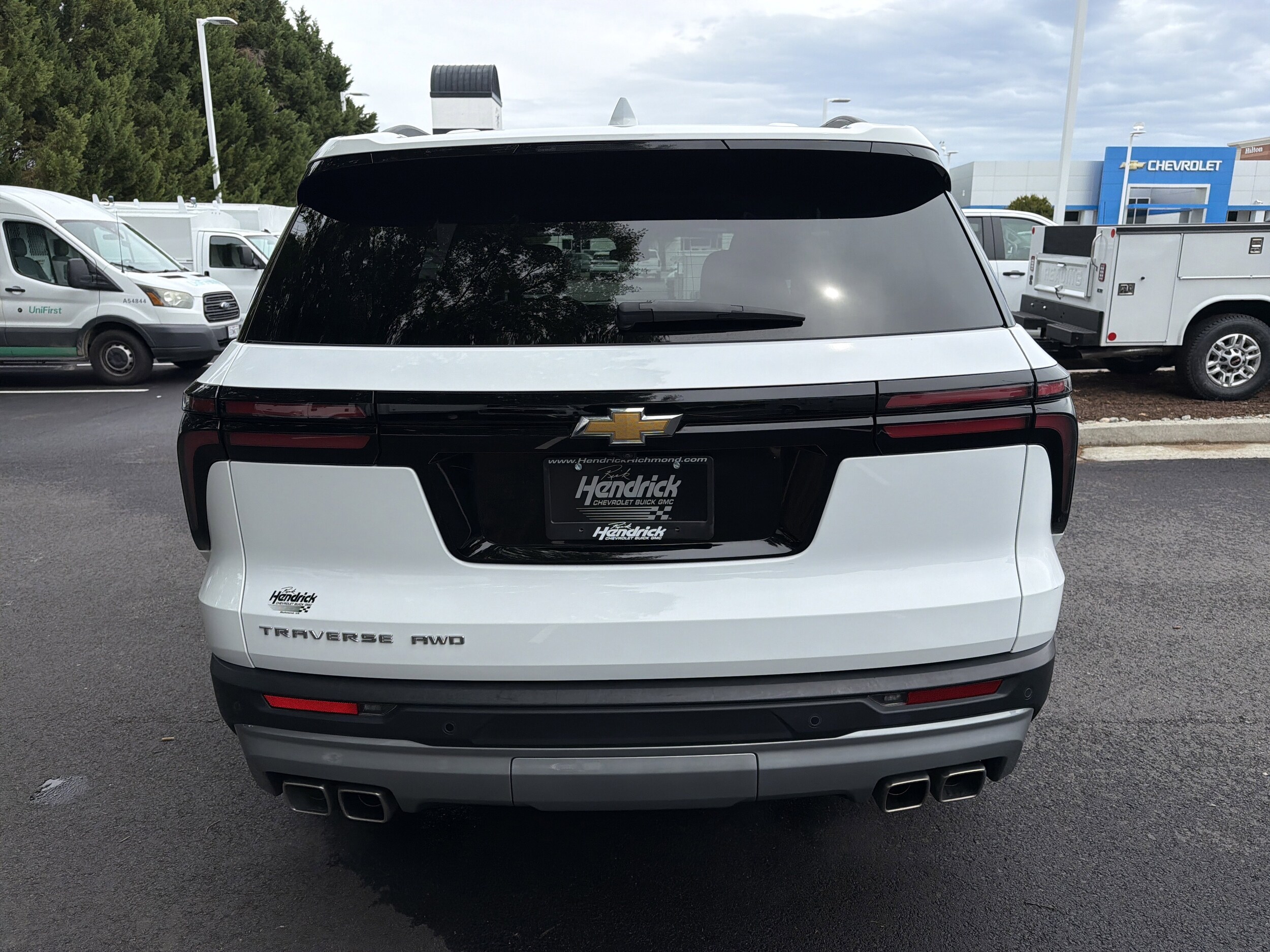 2025 Chevrolet Traverse AWD LT photo 3