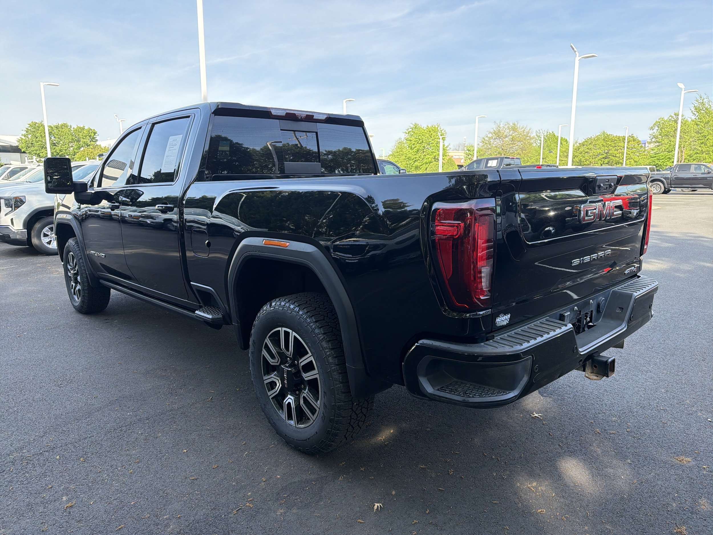2023 GMC Sierra 2500HD AT4 photo 3