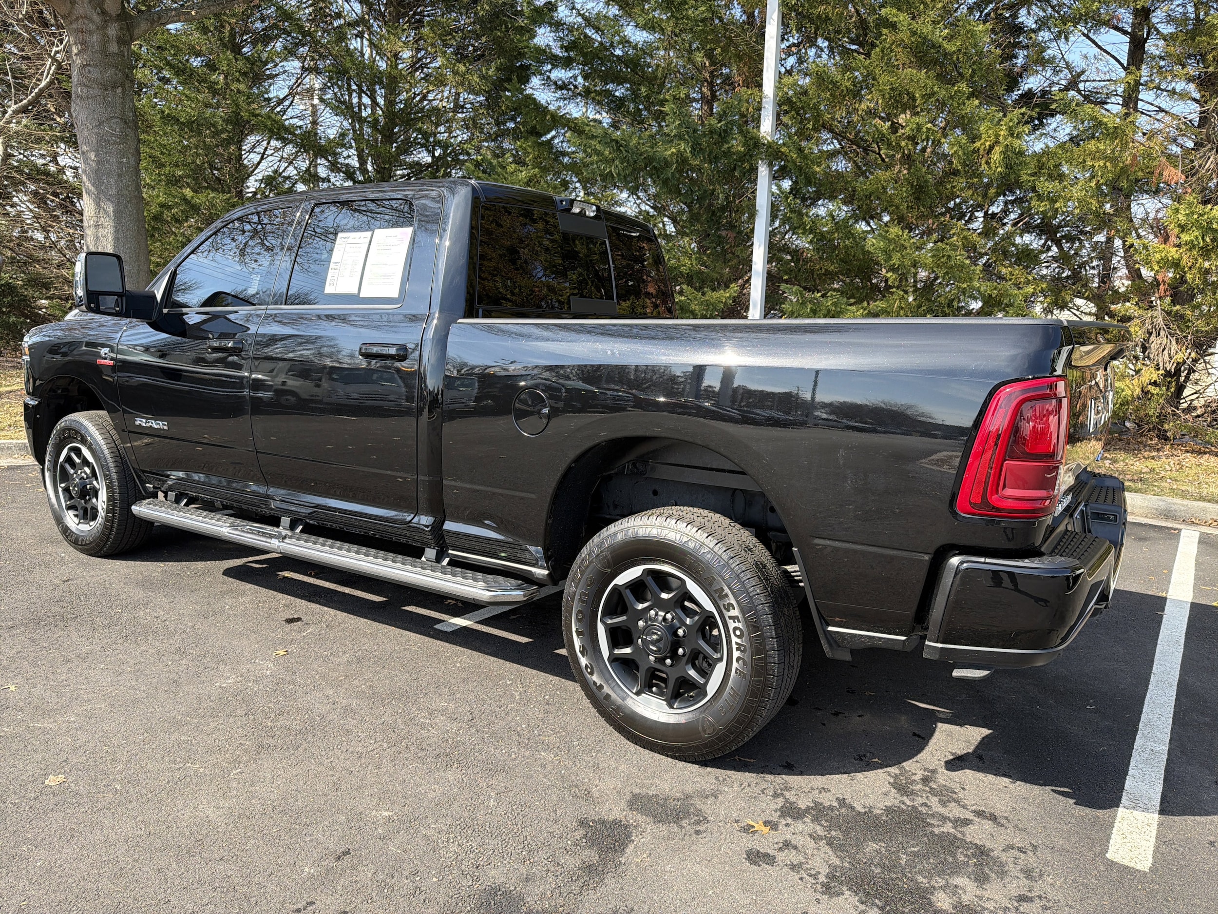 2025 Ram 3500 Laramie photo 4