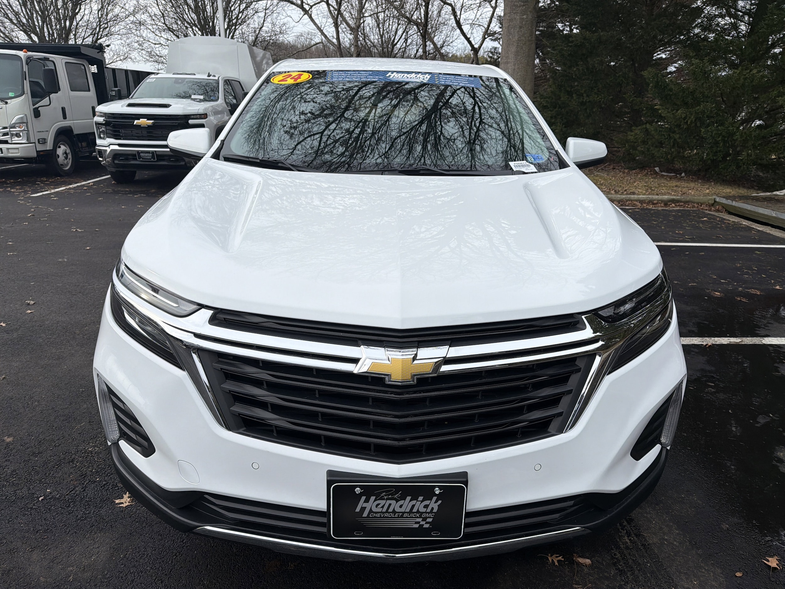 2024 Chevrolet Equinox LT photo 2