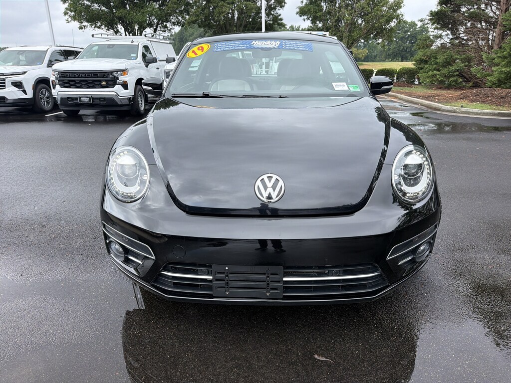 Used 2019 Volkswagen Beetle SE Hatchback