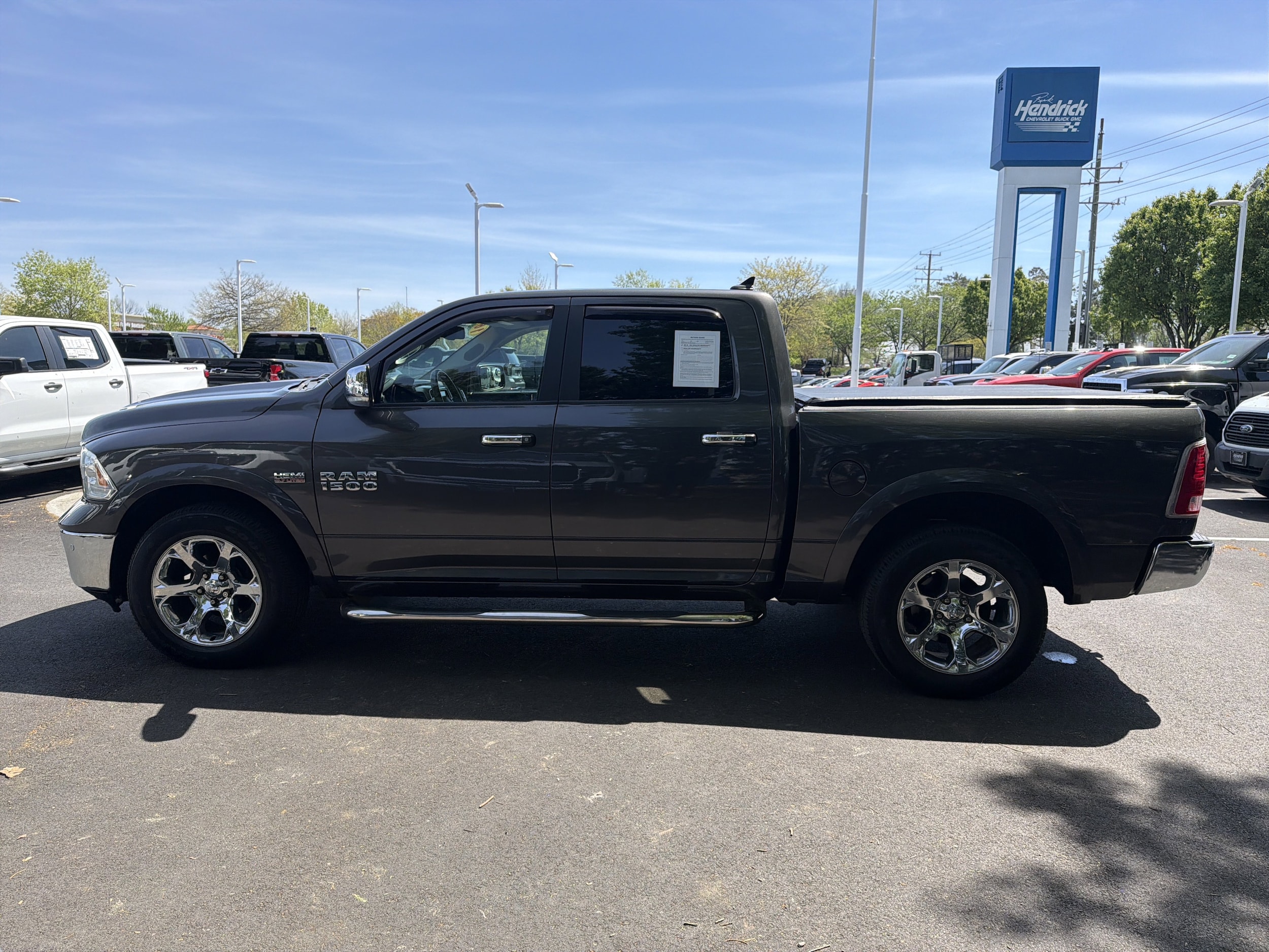 2016 Ram 1500 Laramie photo 6