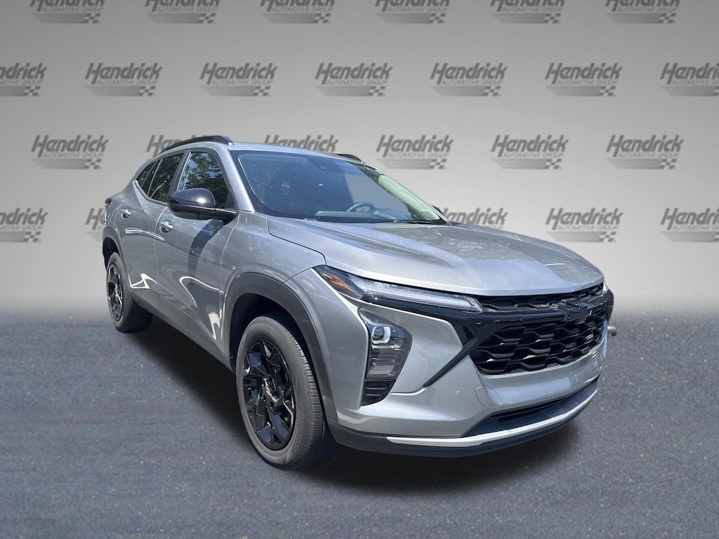 Used 2025 Chevrolet Trax LT SUV