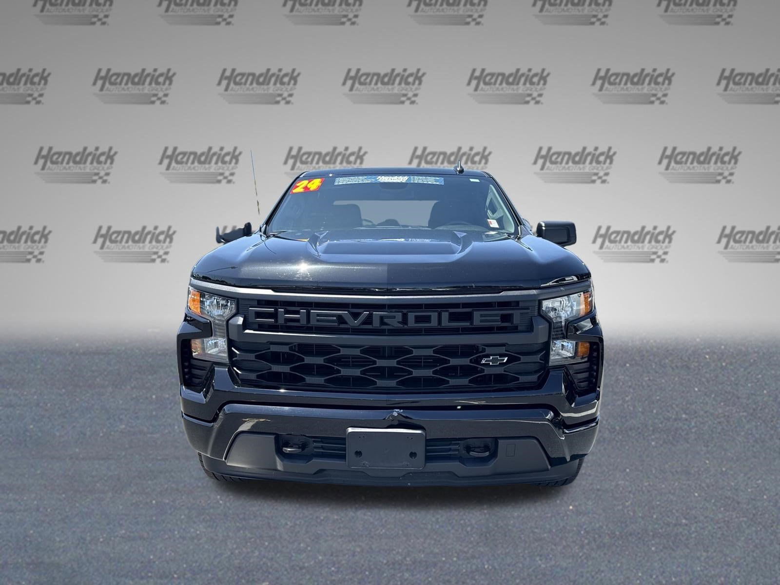 2024 Chevrolet Silverado 1500 Custom photo 2