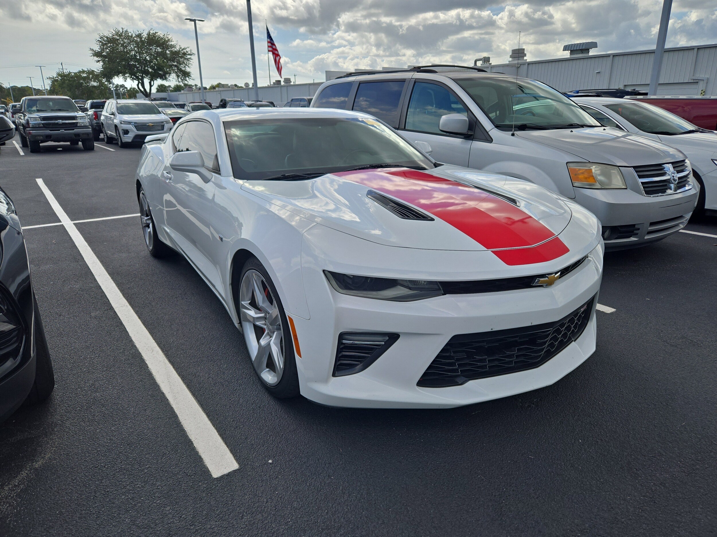 2017 Chevrolet Camaro 2SS photo 2