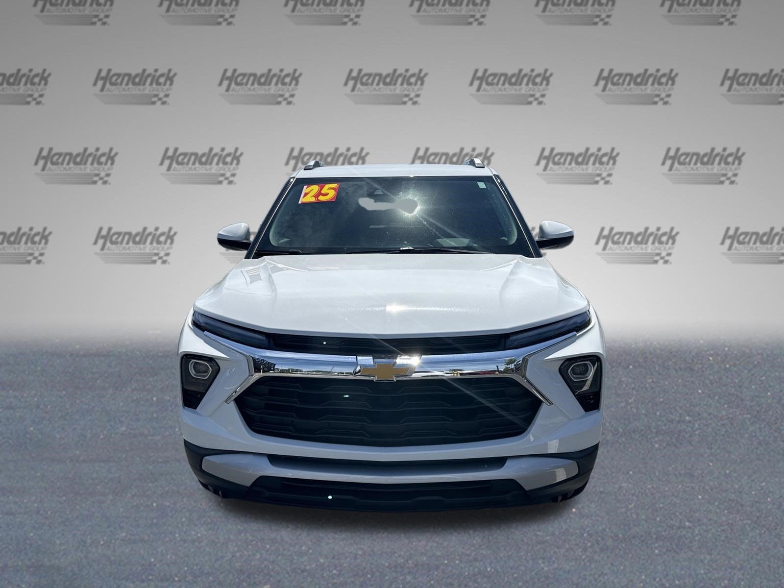 2025 Chevrolet Trailblazer LT photo 2