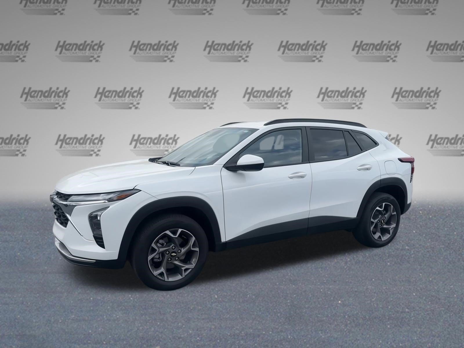 2025 Chevrolet Trax LT photo 5