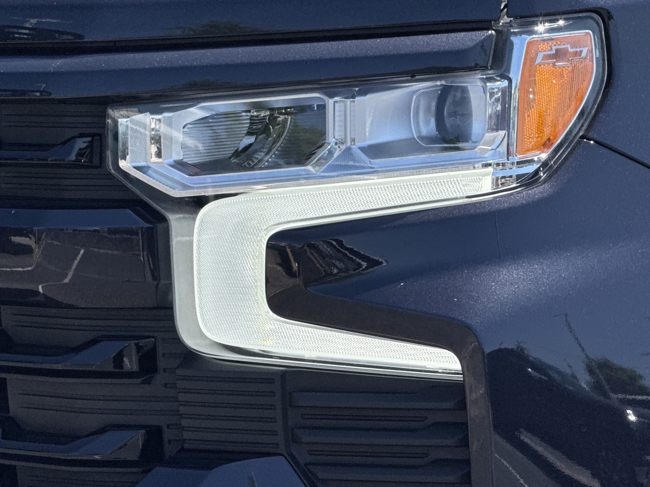 2023 Chevrolet Silverado 1500 RST photo 4