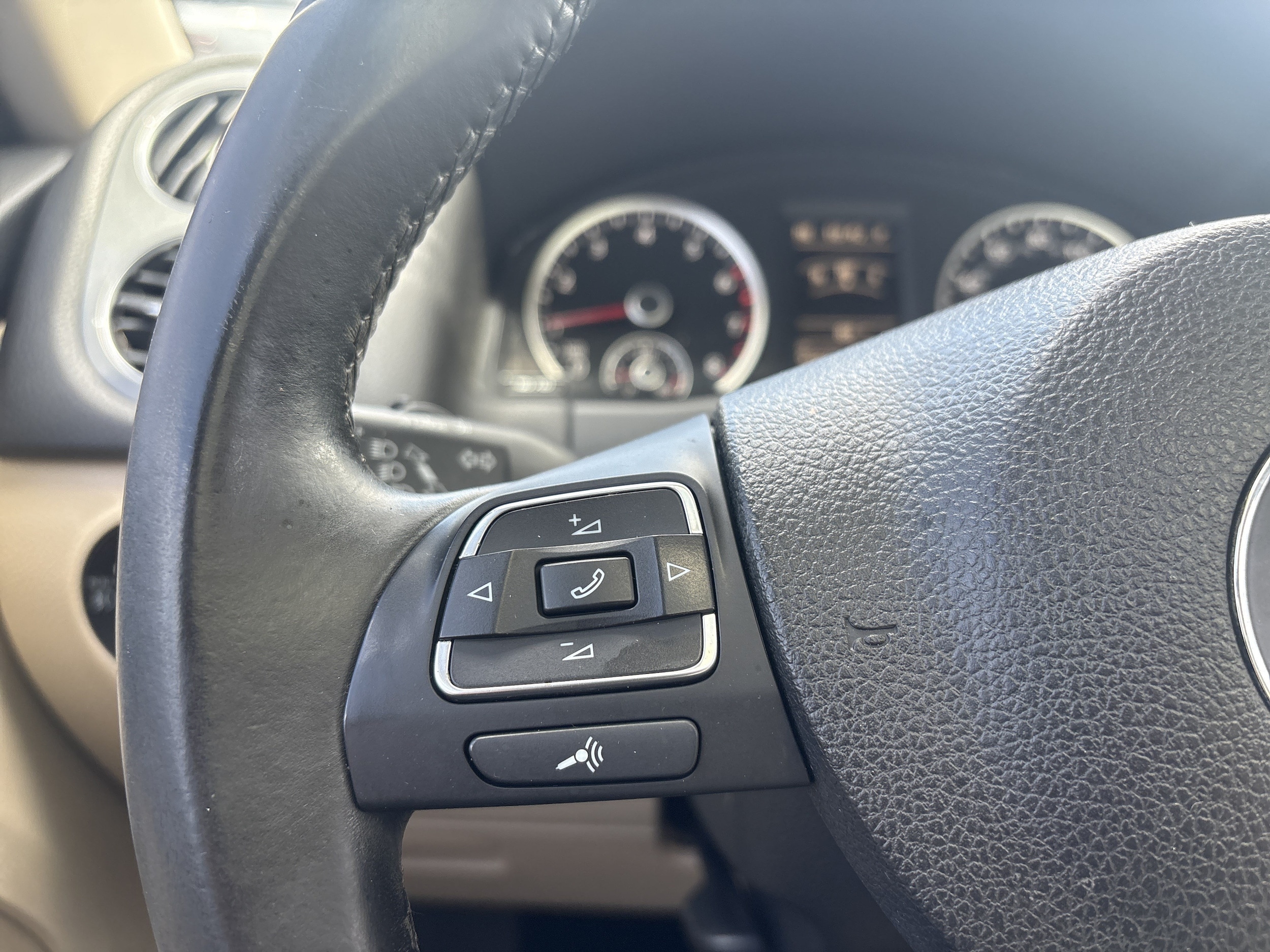 Volkswagen Tiguan SEL