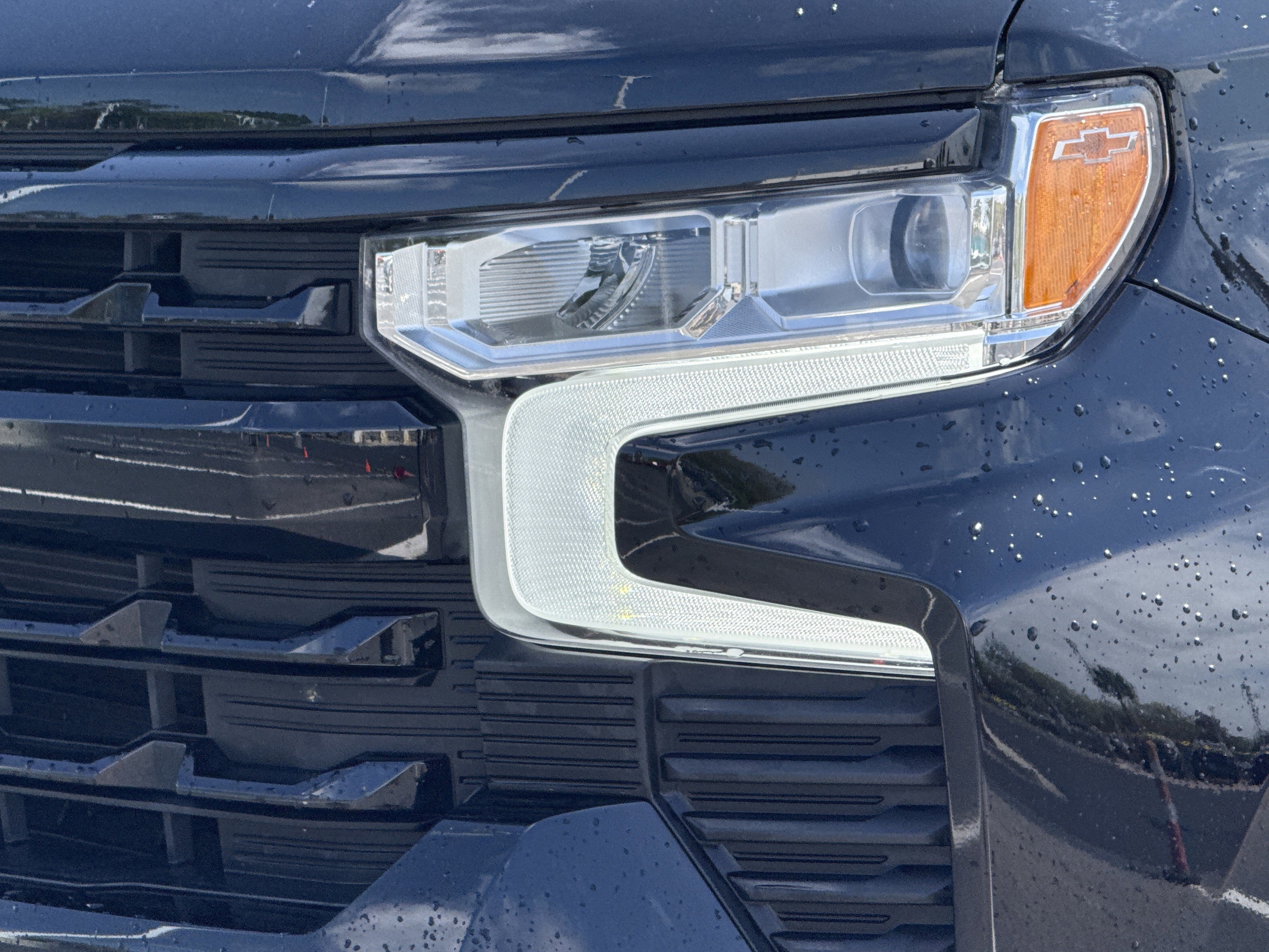 2024 Chevrolet Silverado 1500 RST photo 4