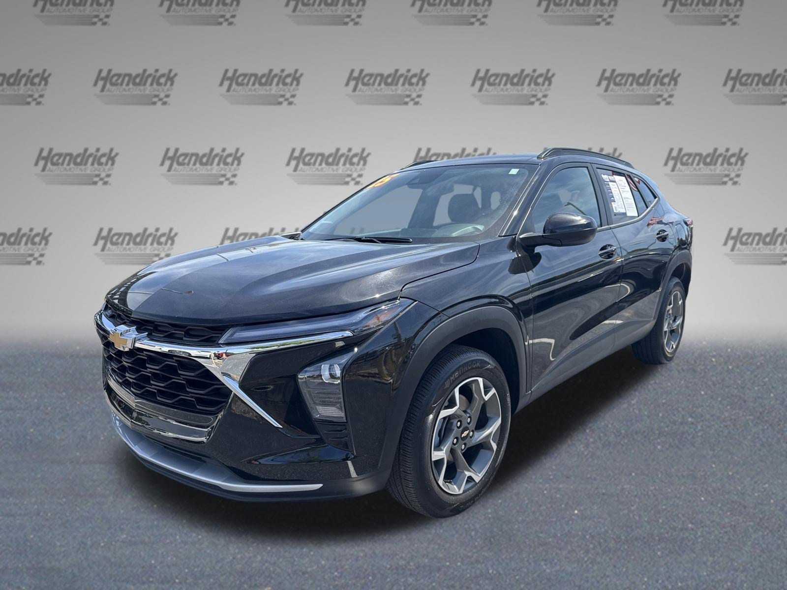 2025 Chevrolet Trax LT photo 4