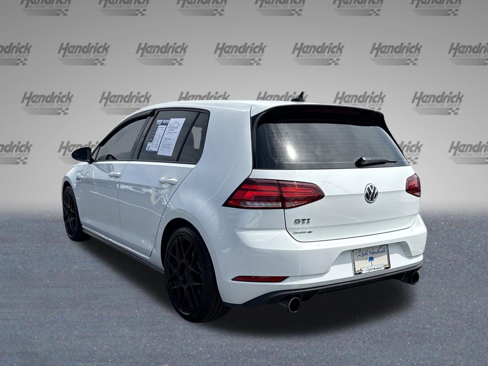 2018 Volkswagen Golf GTI SE photo 3