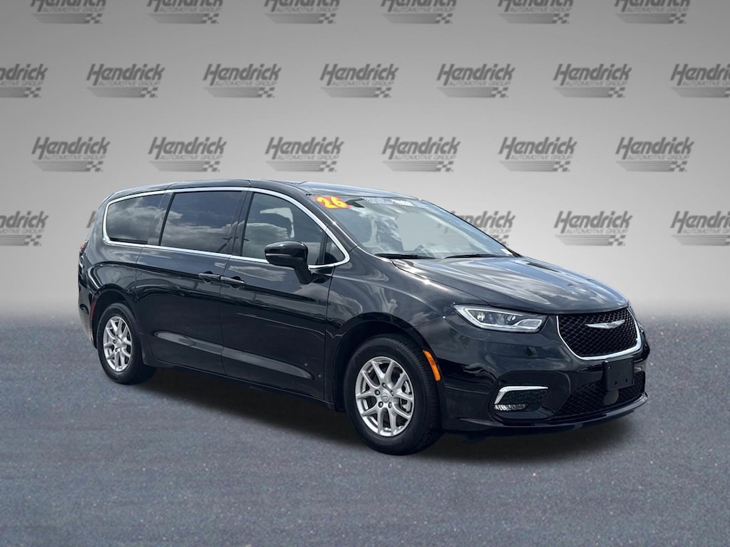 Used 2026 Chrysler Pacifica Select Minivan