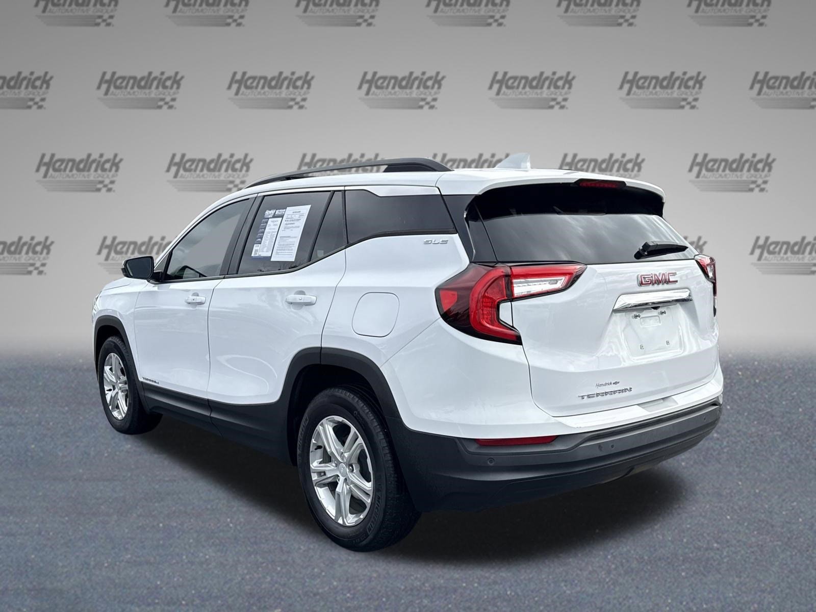2023 GMC Terrain SLE photo 6