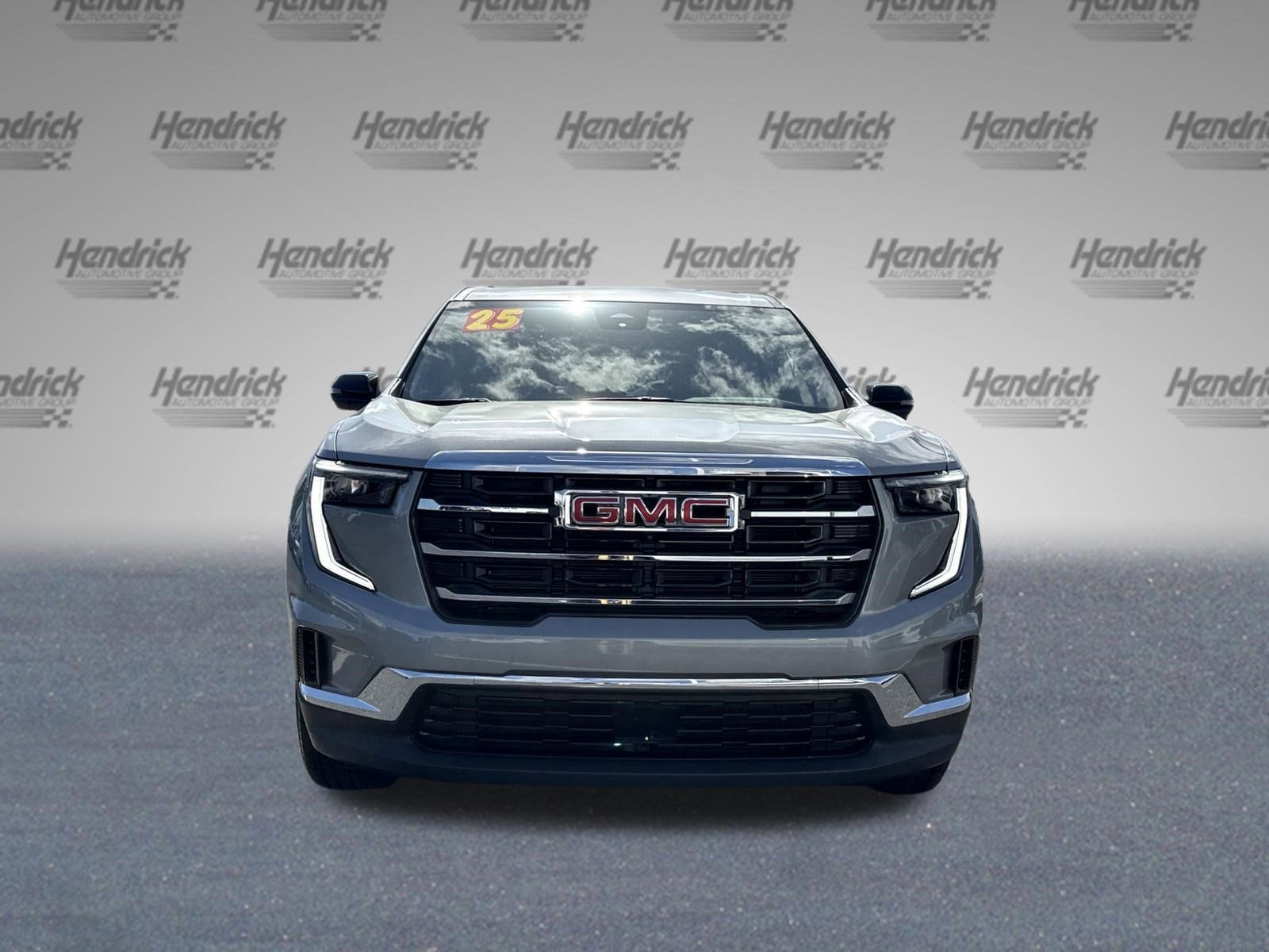 2025 GMC Acadia FWD Elevation photo 4