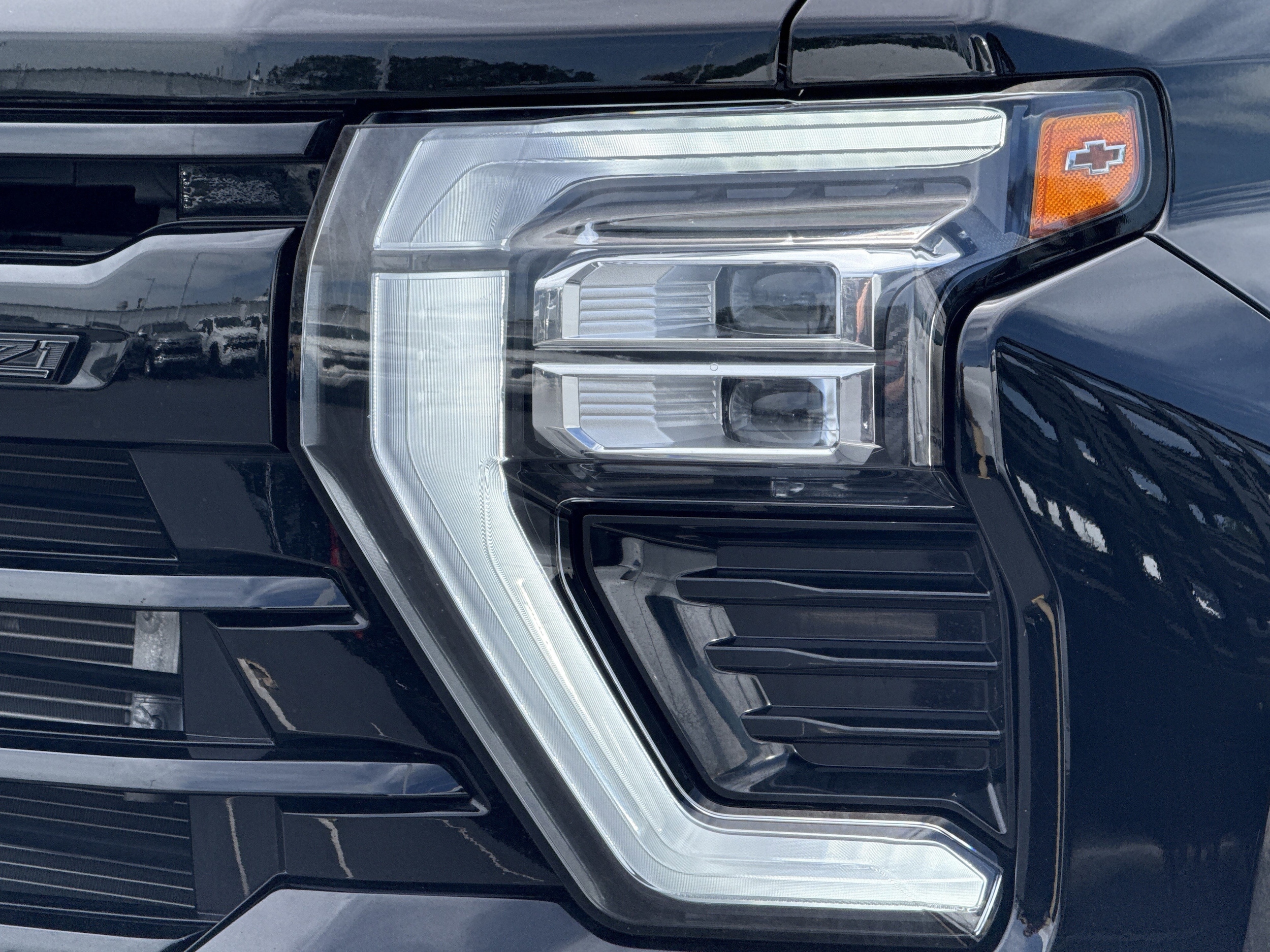 2025 Chevrolet Silverado 2500HD LT photo 4