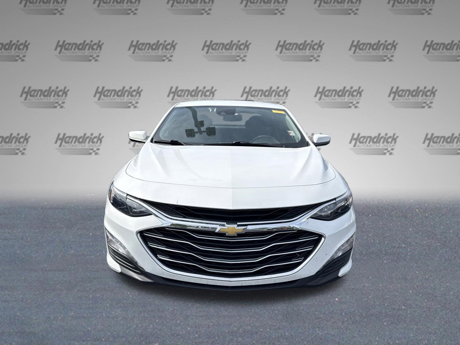 2023 Chevrolet Malibu LT photo 2