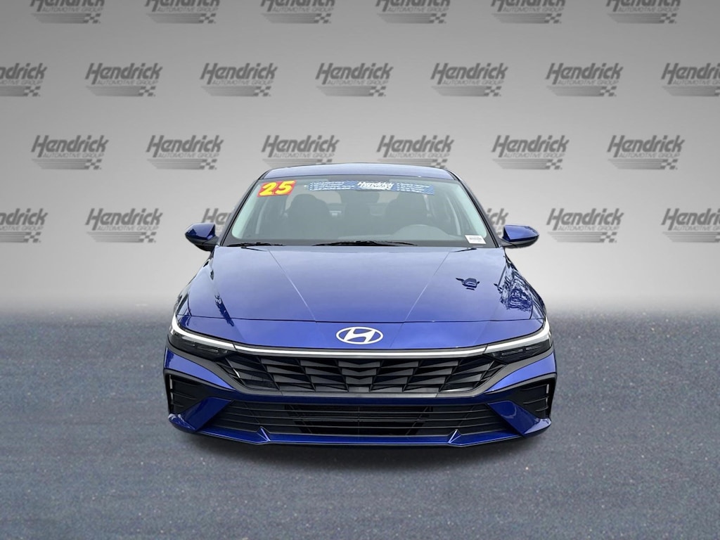 Used 2025 Hyundai Elantra SE Sedan