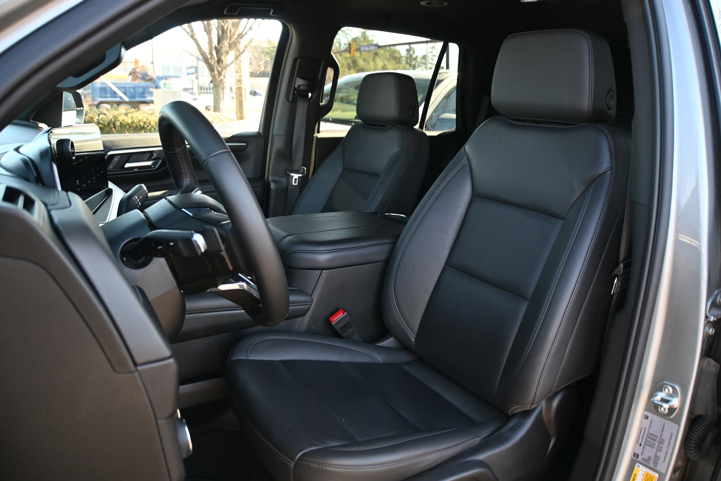 2025 Chevrolet Tahoe Z71 photo 6