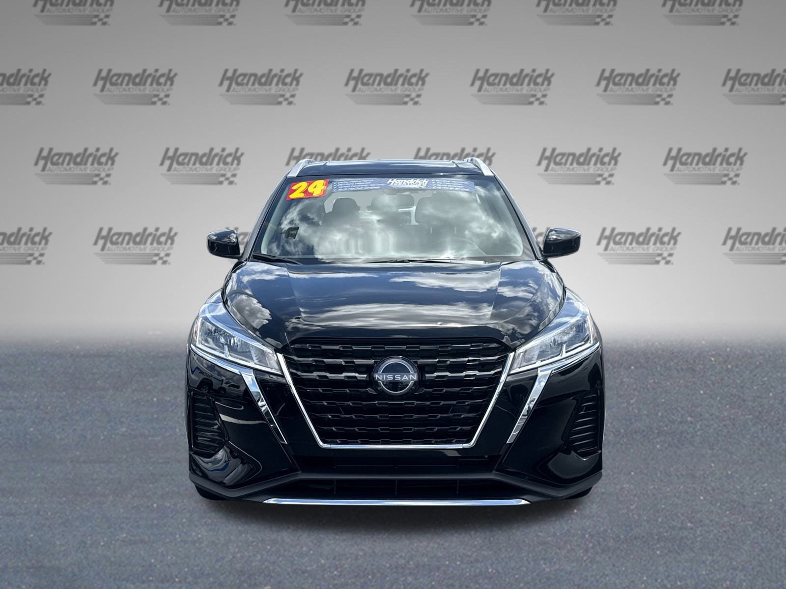 2024 Nissan Kicks SV photo 2