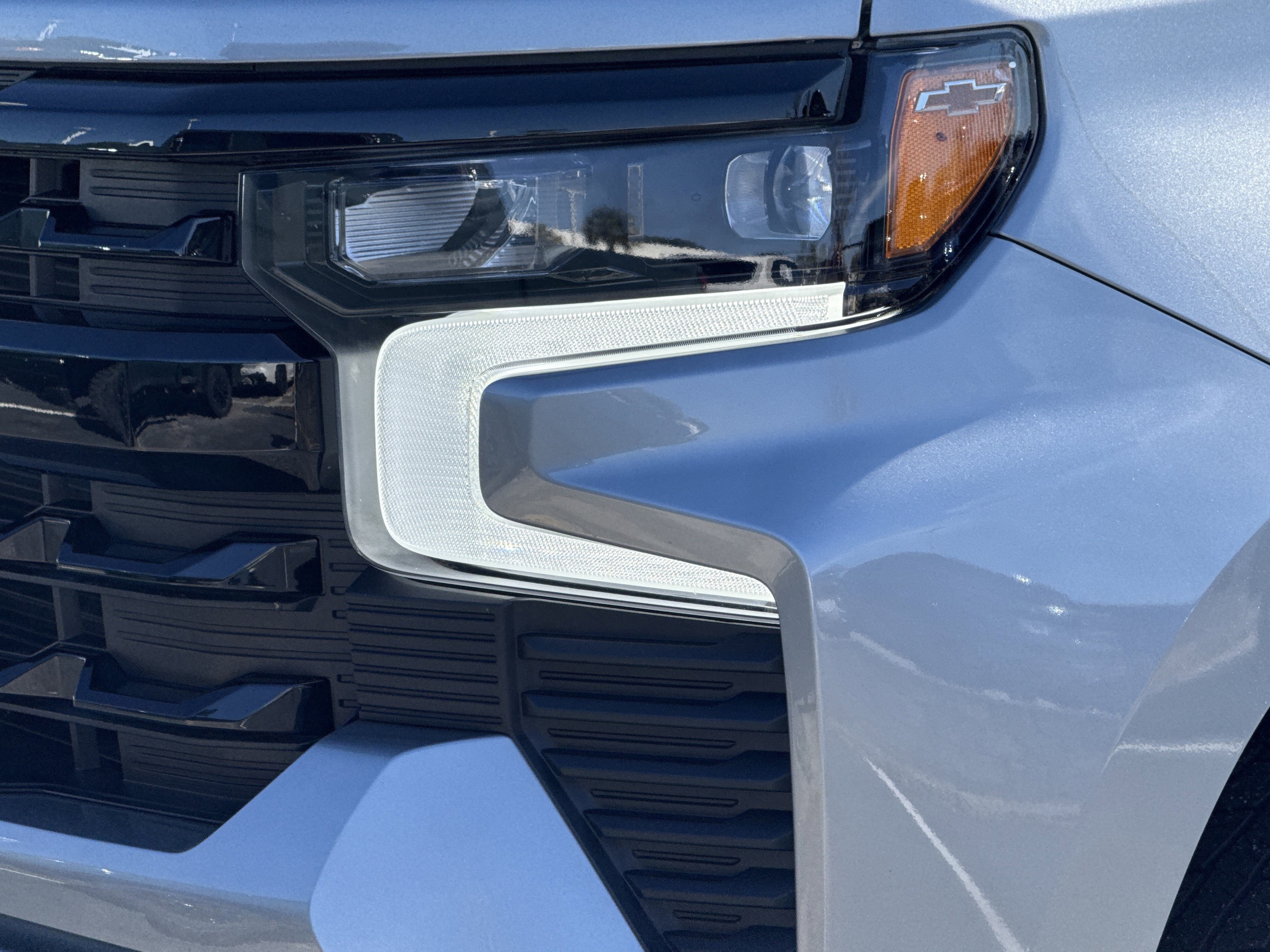 2023 Chevrolet Silverado 1500 RST photo 4